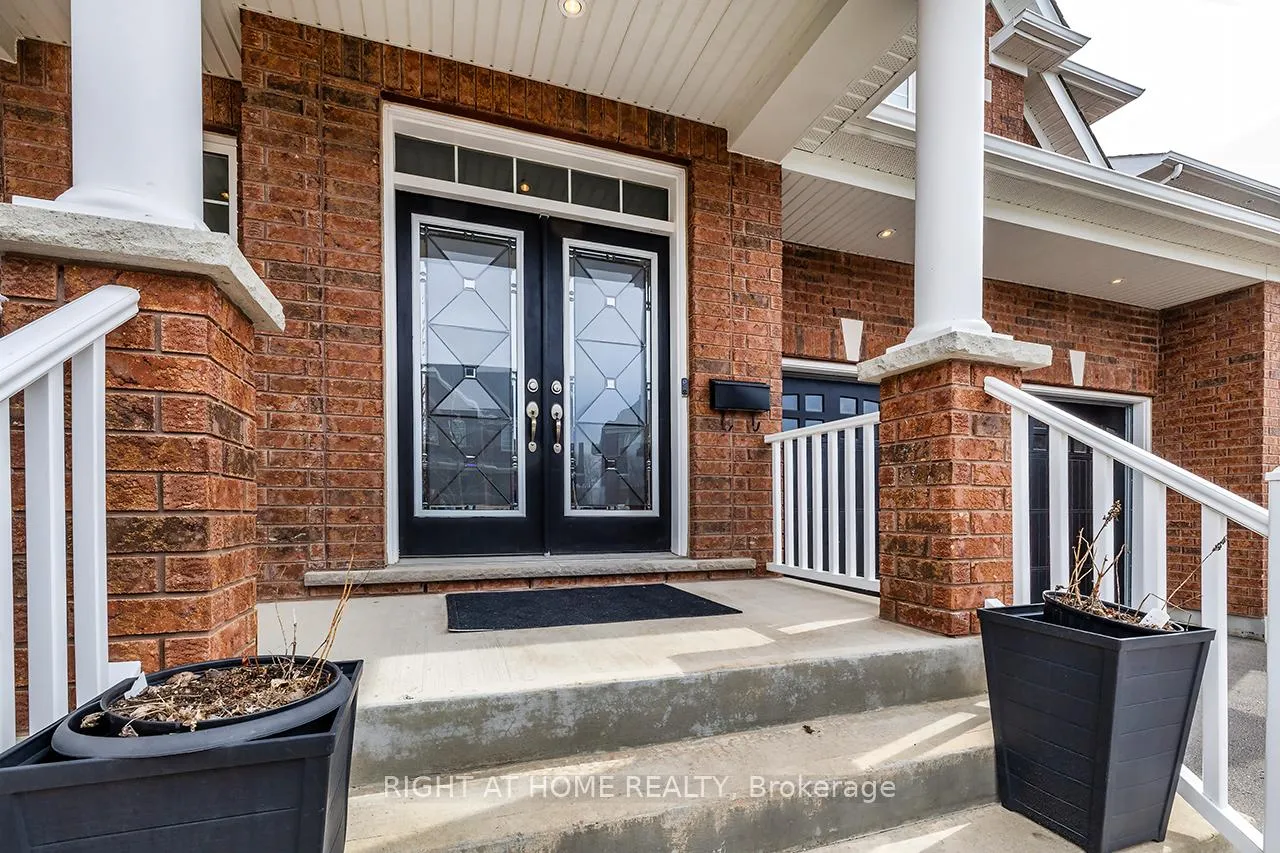 Photo 2 of 1663 Irvine Scott Street, Oshawa, Taunton — HOMEH