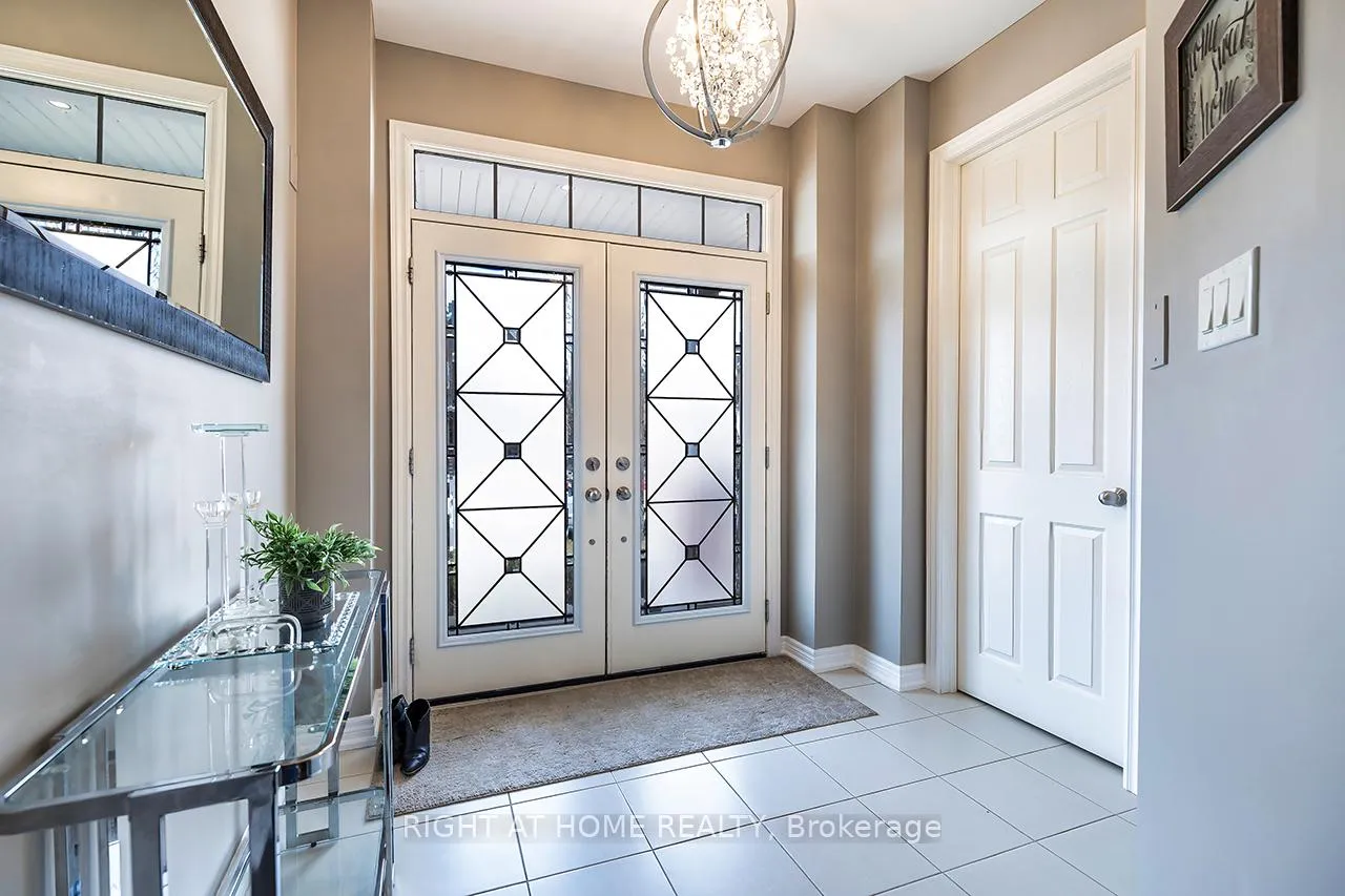 Photo 3 of 1663 Irvine Scott Street, Oshawa, Taunton — HOMEH