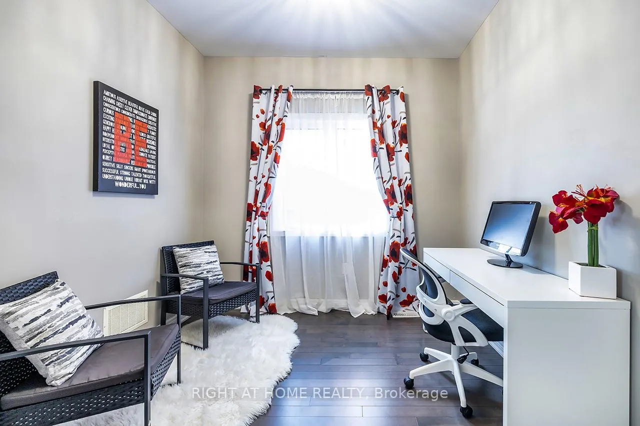 Photo 4 of 1663 Irvine Scott Street, Oshawa, Taunton — HOMEH