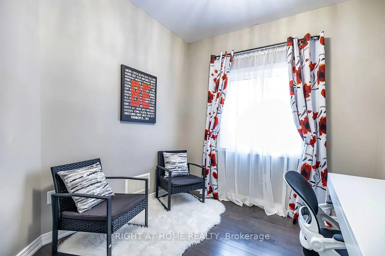 Photo 5 of 1663 Irvine Scott Street, Oshawa, Taunton — HOMEH