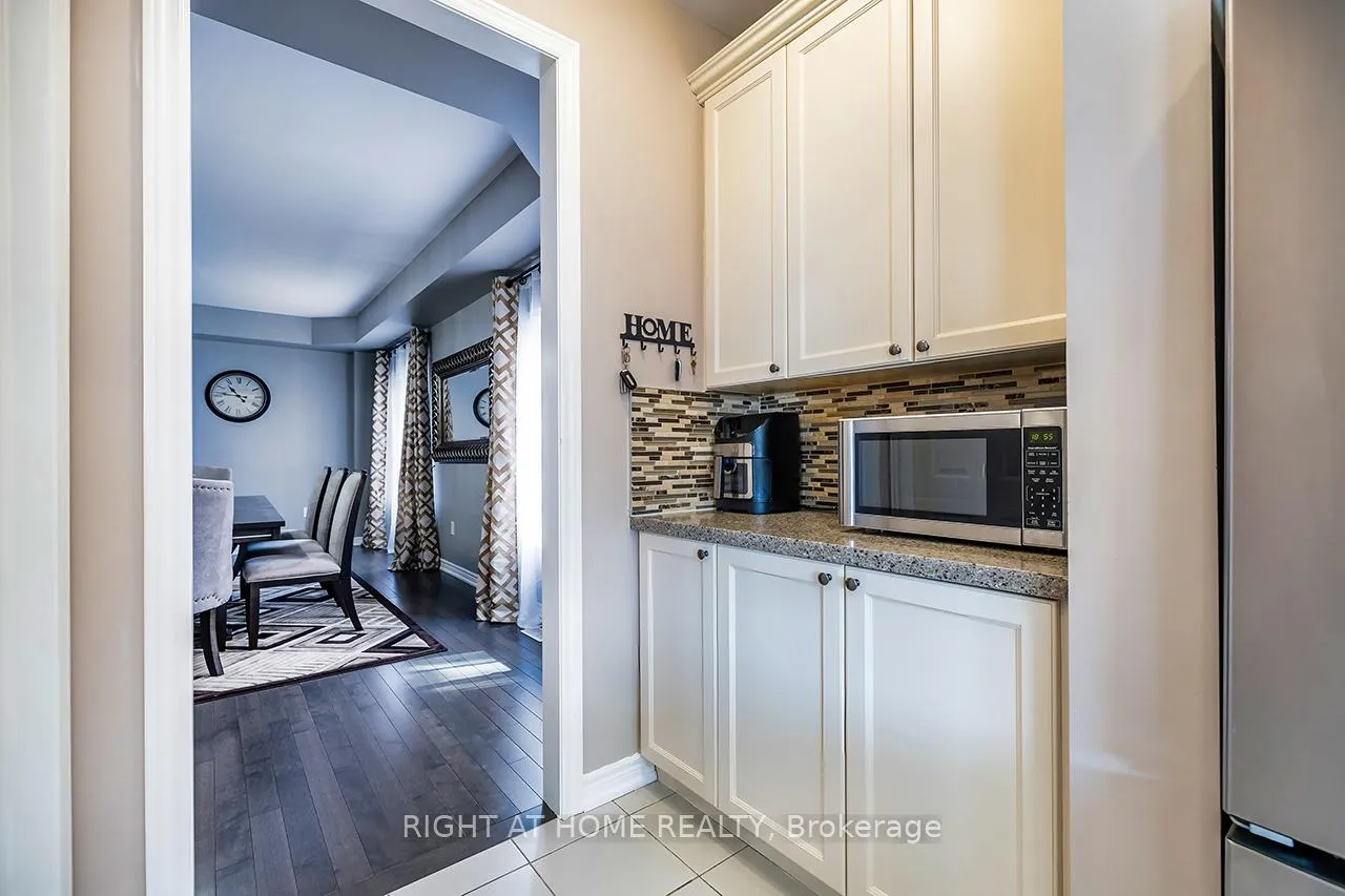 Photo 9 of 1663 Irvine Scott Street, Oshawa, Taunton — HOMEH