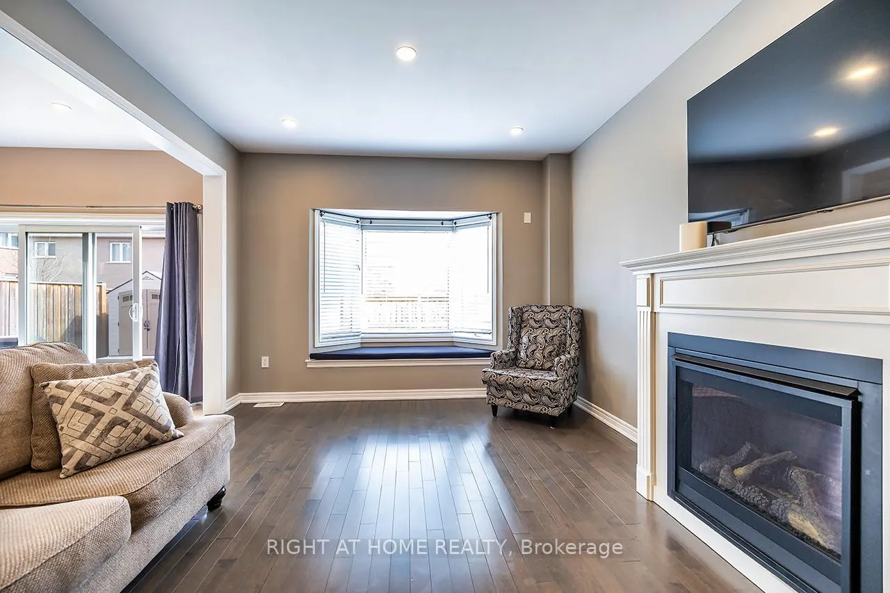 Photo 15 of 1663 Irvine Scott Street, Oshawa, Taunton — HOMEH