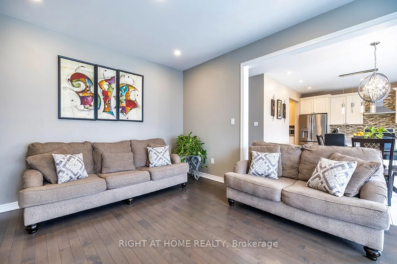 Photo 17 of 1663 Irvine Scott Street, Oshawa, Taunton — HOMEH