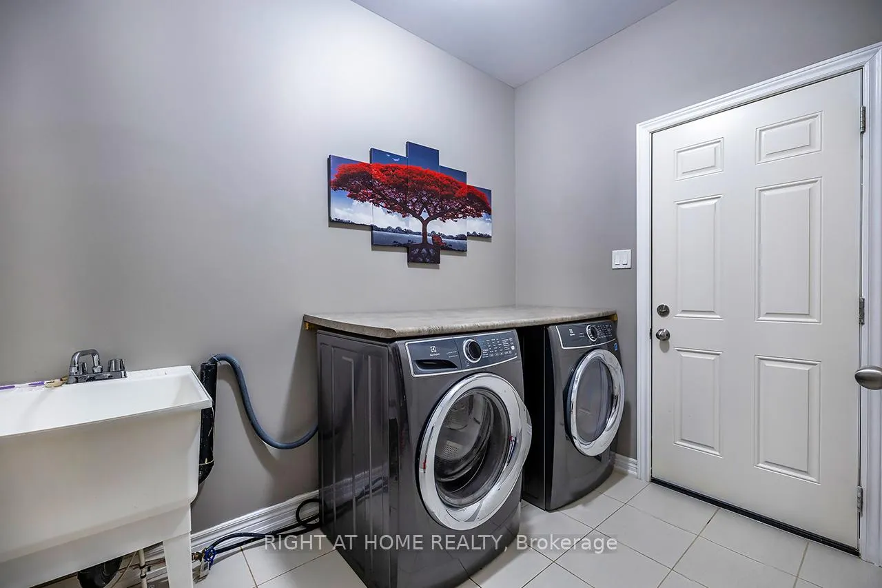 Photo 19 of 1663 Irvine Scott Street, Oshawa, Taunton — HOMEH