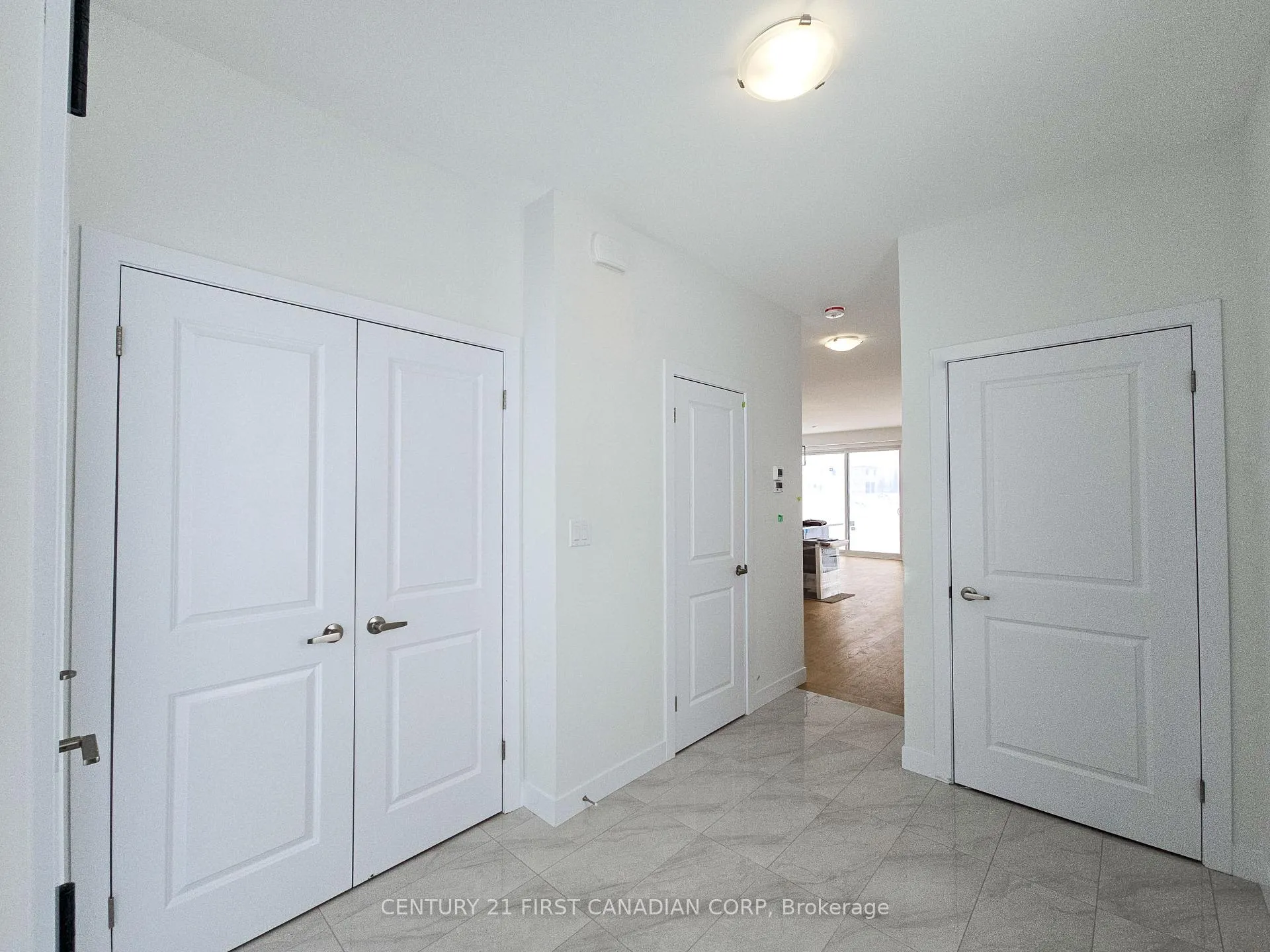Photo 4 of 4237 Calhoun Way, London, South V — HOMEH