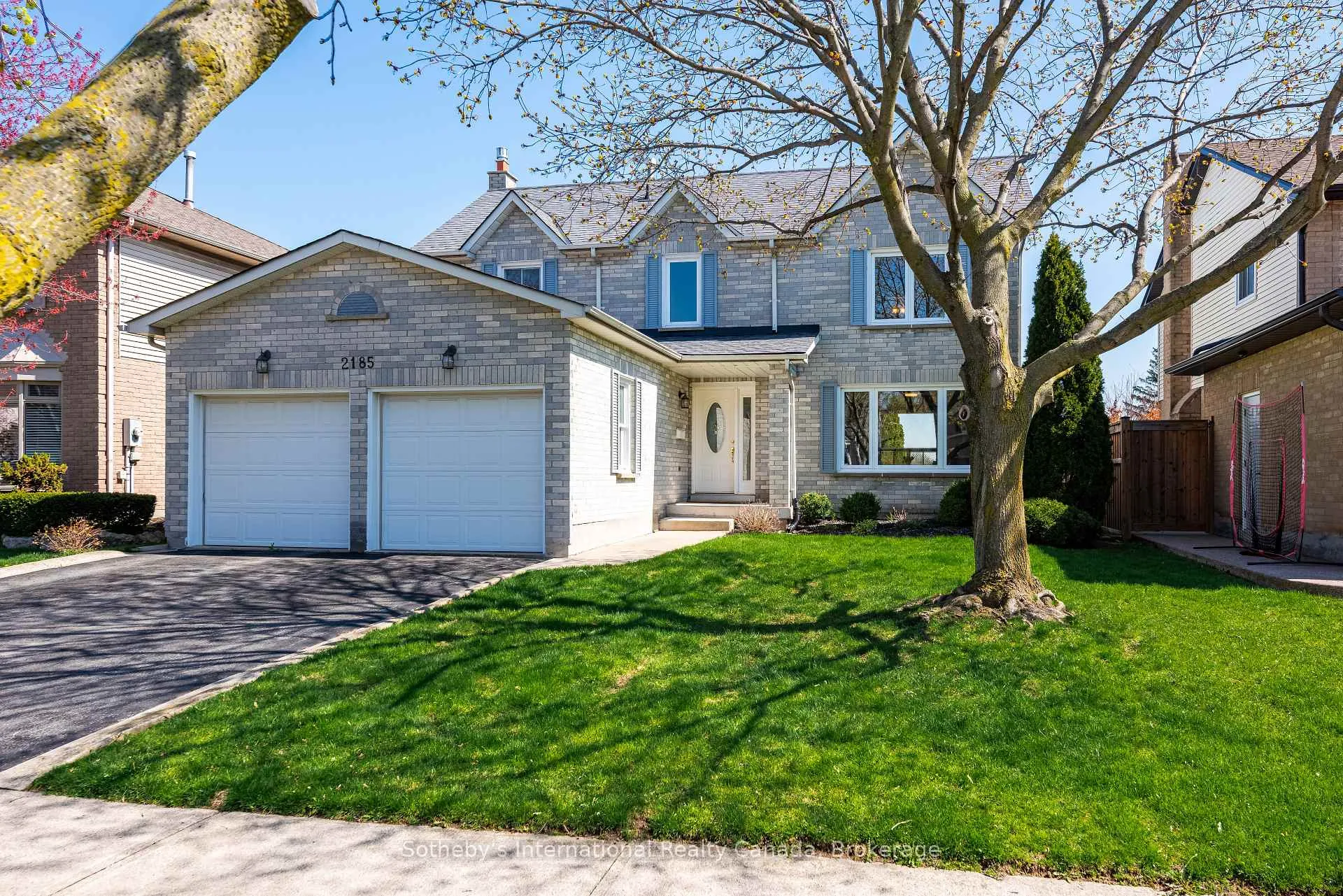 Photo 3 of 2185 Vista Drive, Burlington, Headon — HOMEH