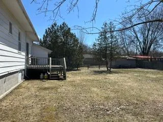 Photo 5 of 824 Paradise Drive, Georgina, Historic Lakeshore Communities — HOMEH