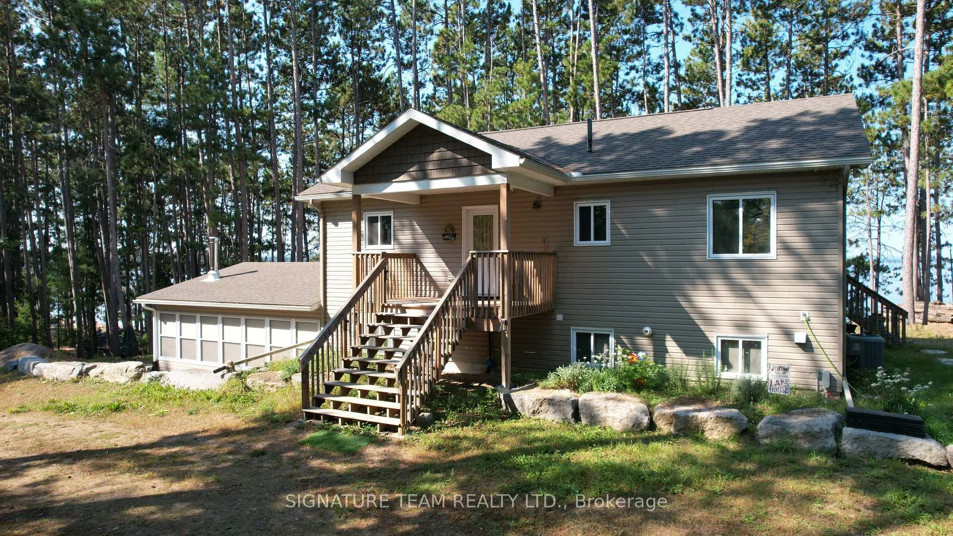 Front of 1796 C Round Lake Road