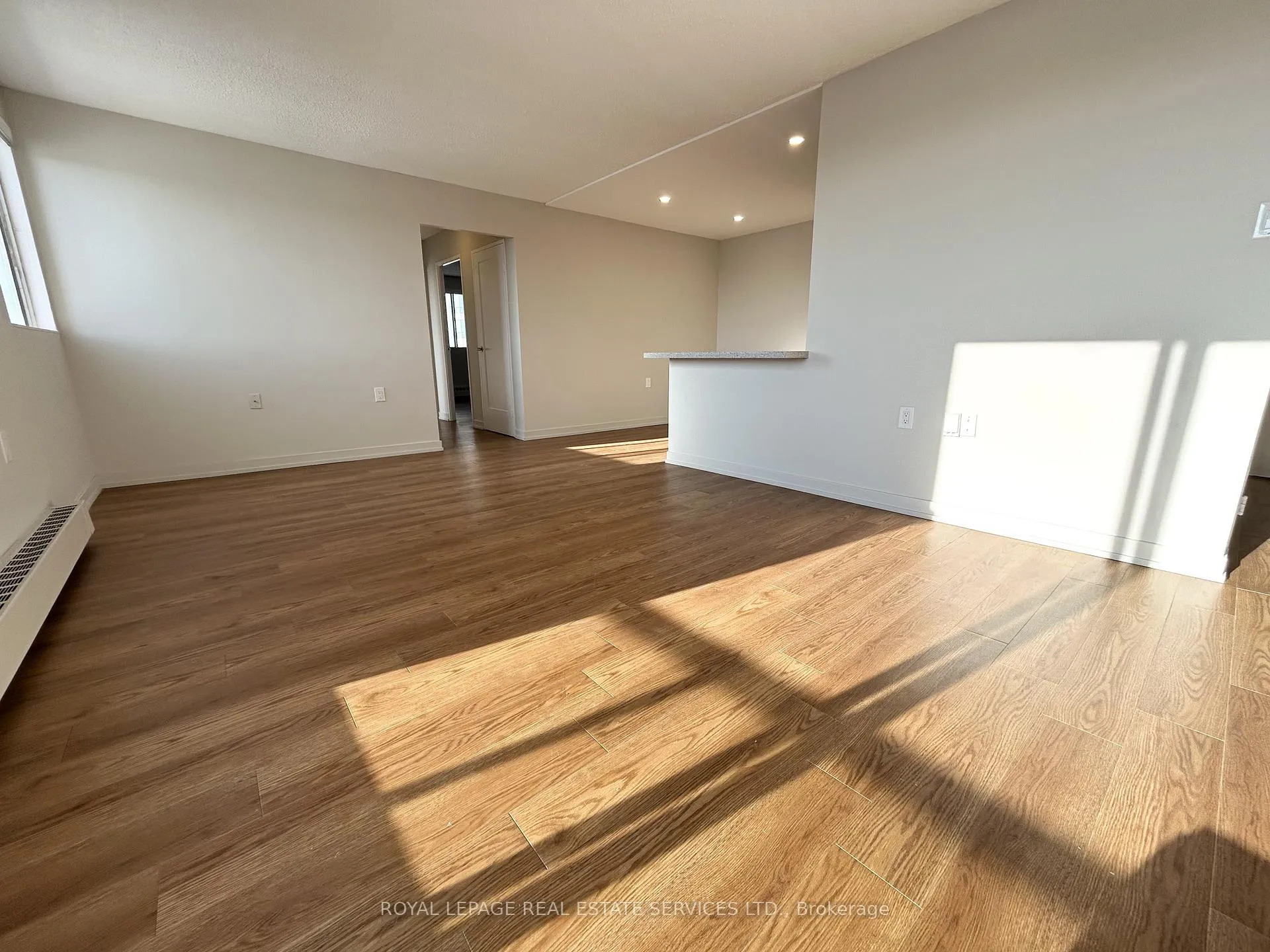 Photo 3 of Unit 303, 82 Millside Drive, Milton, Old Milton — HOMEH