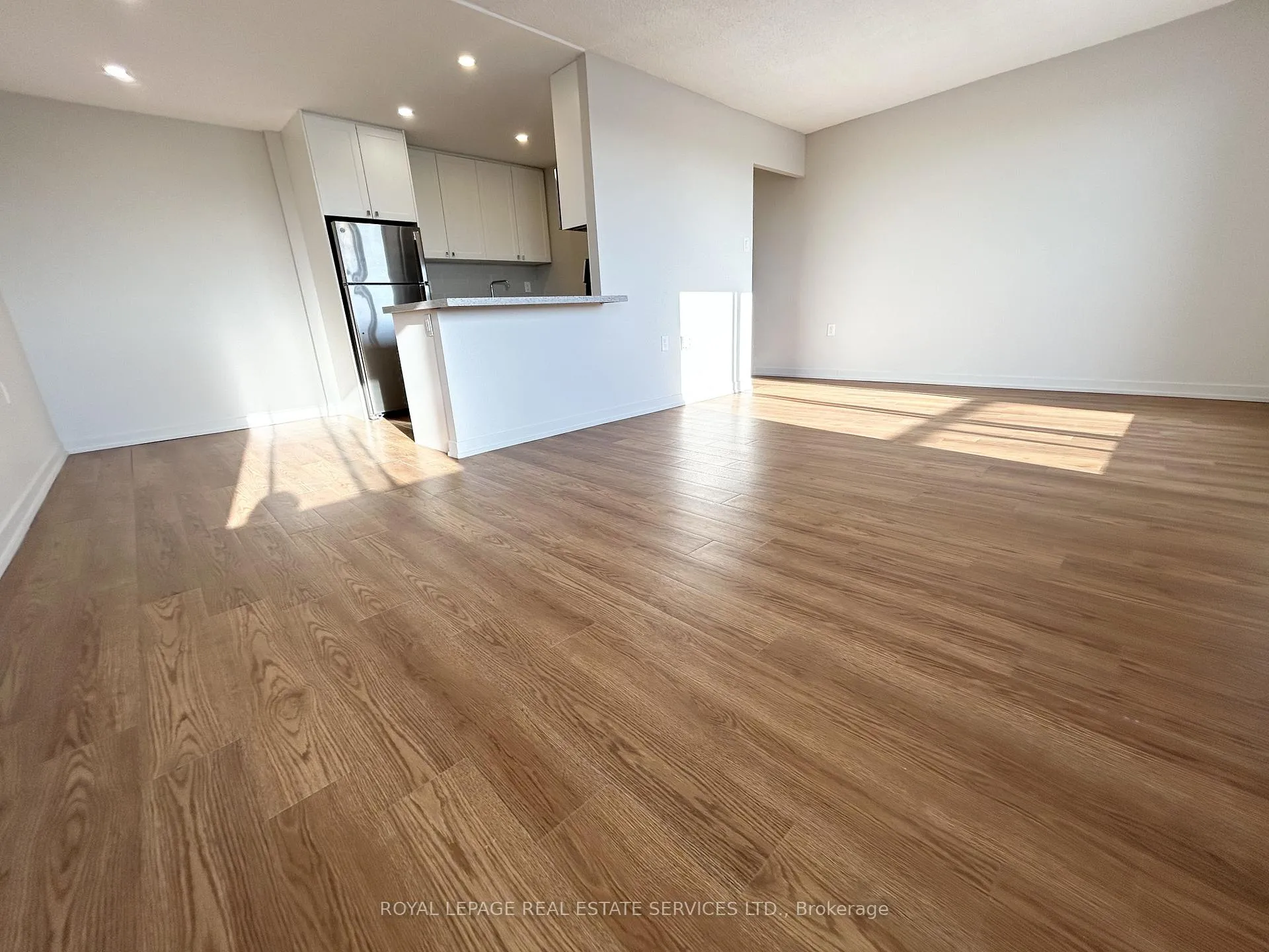 Photo 4 of Unit 303, 82 Millside Drive, Milton, Old Milton — HOMEH