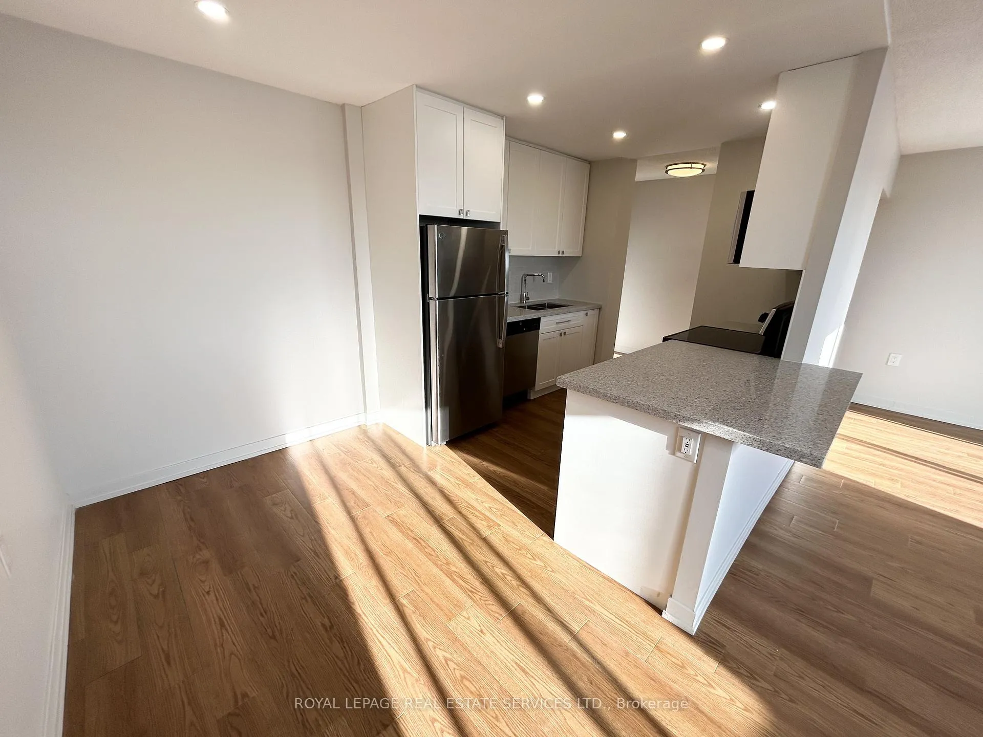 Photo 5 of Unit 303, 82 Millside Drive, Milton, Old Milton — HOMEH