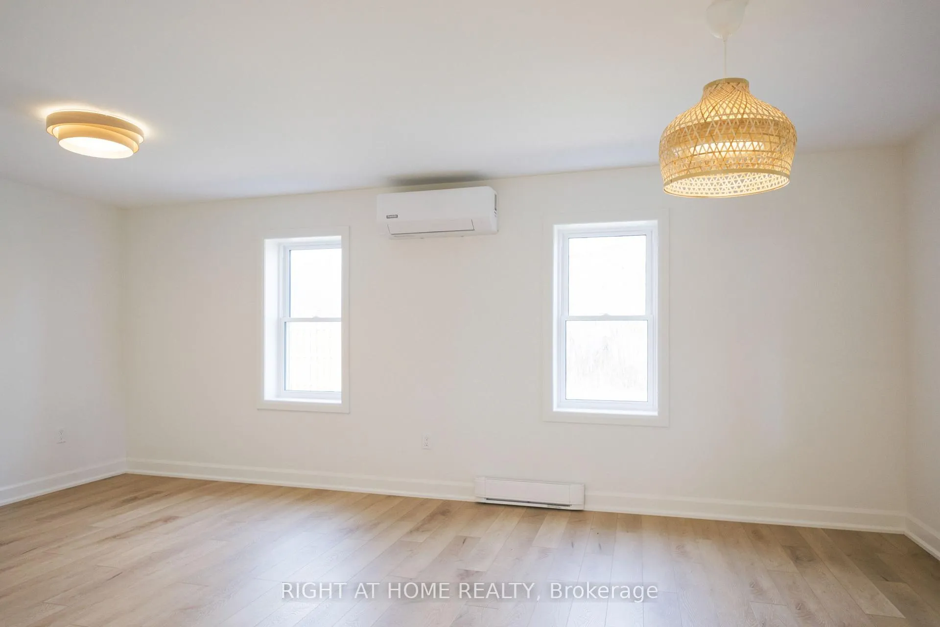 Photo 8 of 145 Sarah Street E, McNab/Braeside, Mcnab/Braeside Twps — HOMEH