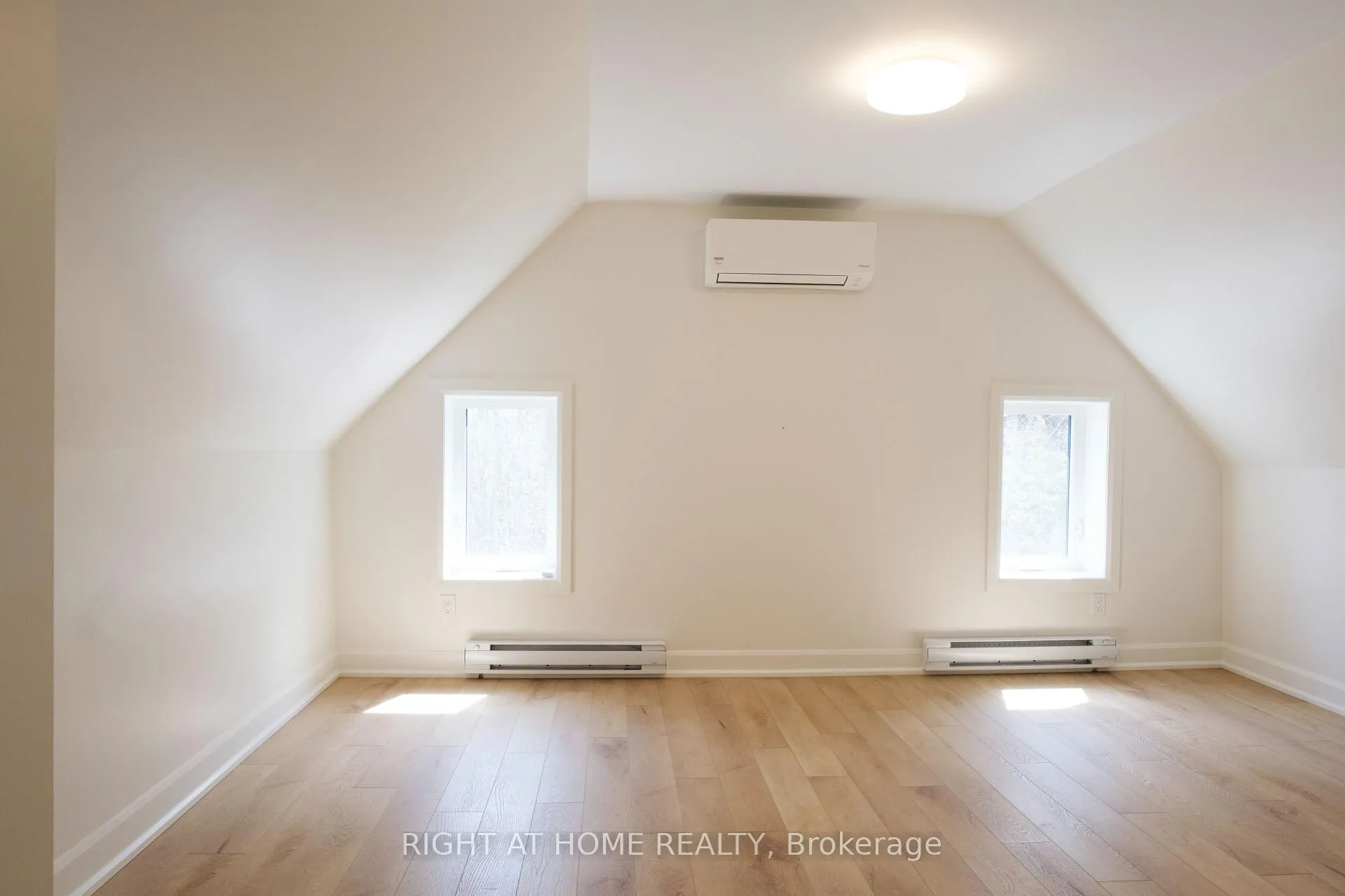 Photo 15 of 145 Sarah Street E, McNab/Braeside, Mcnab/Braeside Twps — HOMEH