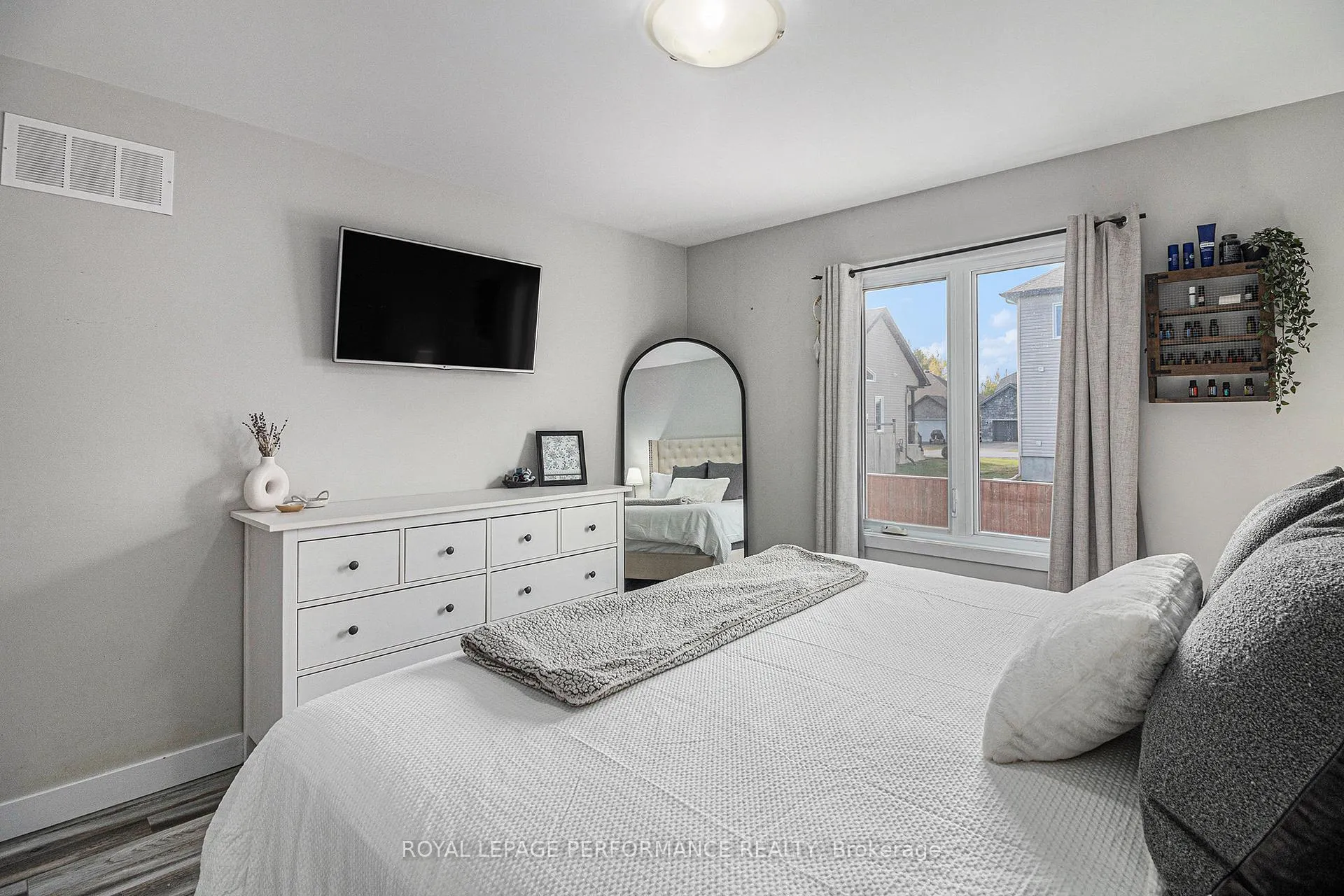 Photo 14 of 8 Brittany Street, North Stormont, North Stormont (Finch) Twp — HOMEH