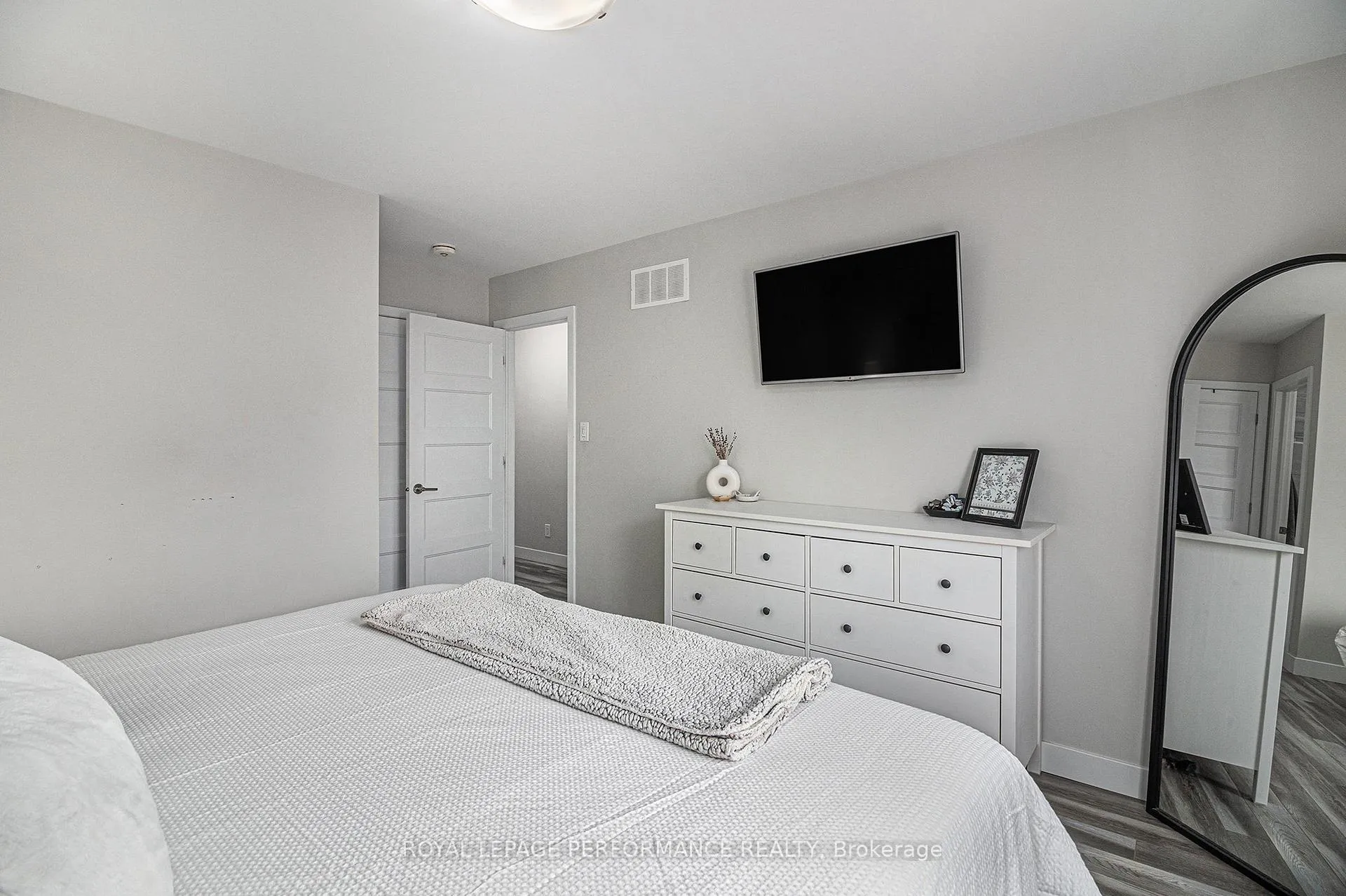 Photo 15 of 8 Brittany Street, North Stormont, North Stormont (Finch) Twp — HOMEH