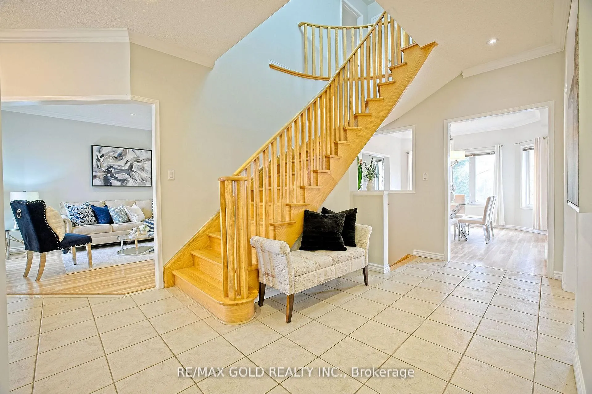 Photo 7 of 16 Cottontail Road, Brampton, Fletcher's Meadow — HOMEH