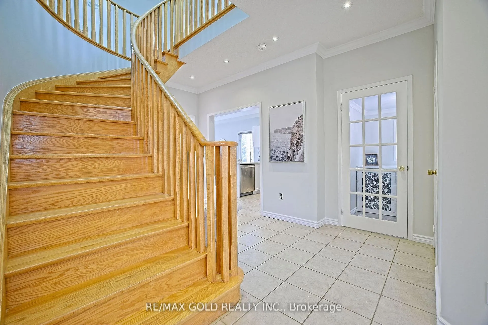 Photo 9 of 16 Cottontail Road, Brampton, Fletcher's Meadow — HOMEH