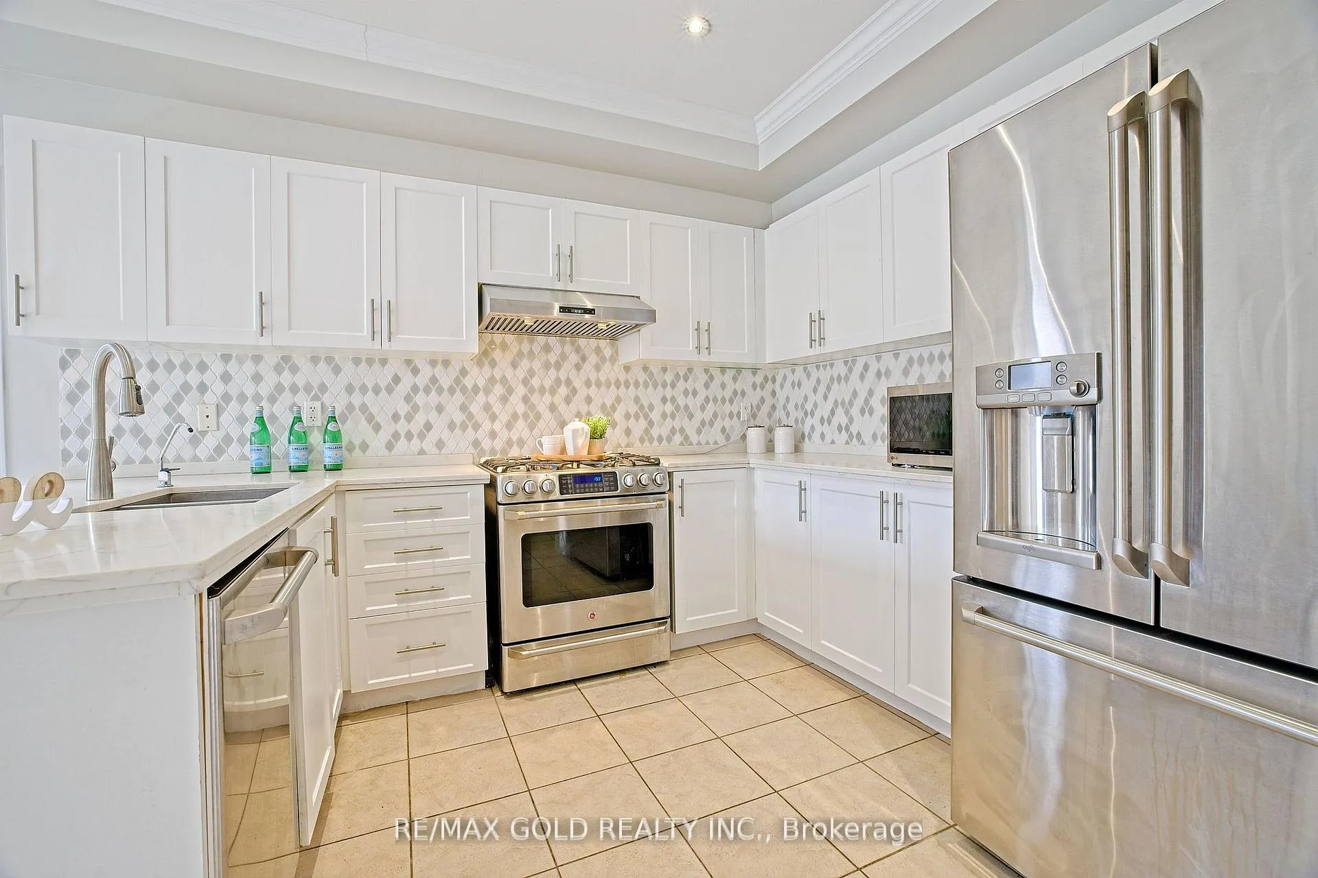 Photo 17 of 16 Cottontail Road, Brampton, Fletcher's Meadow — HOMEH