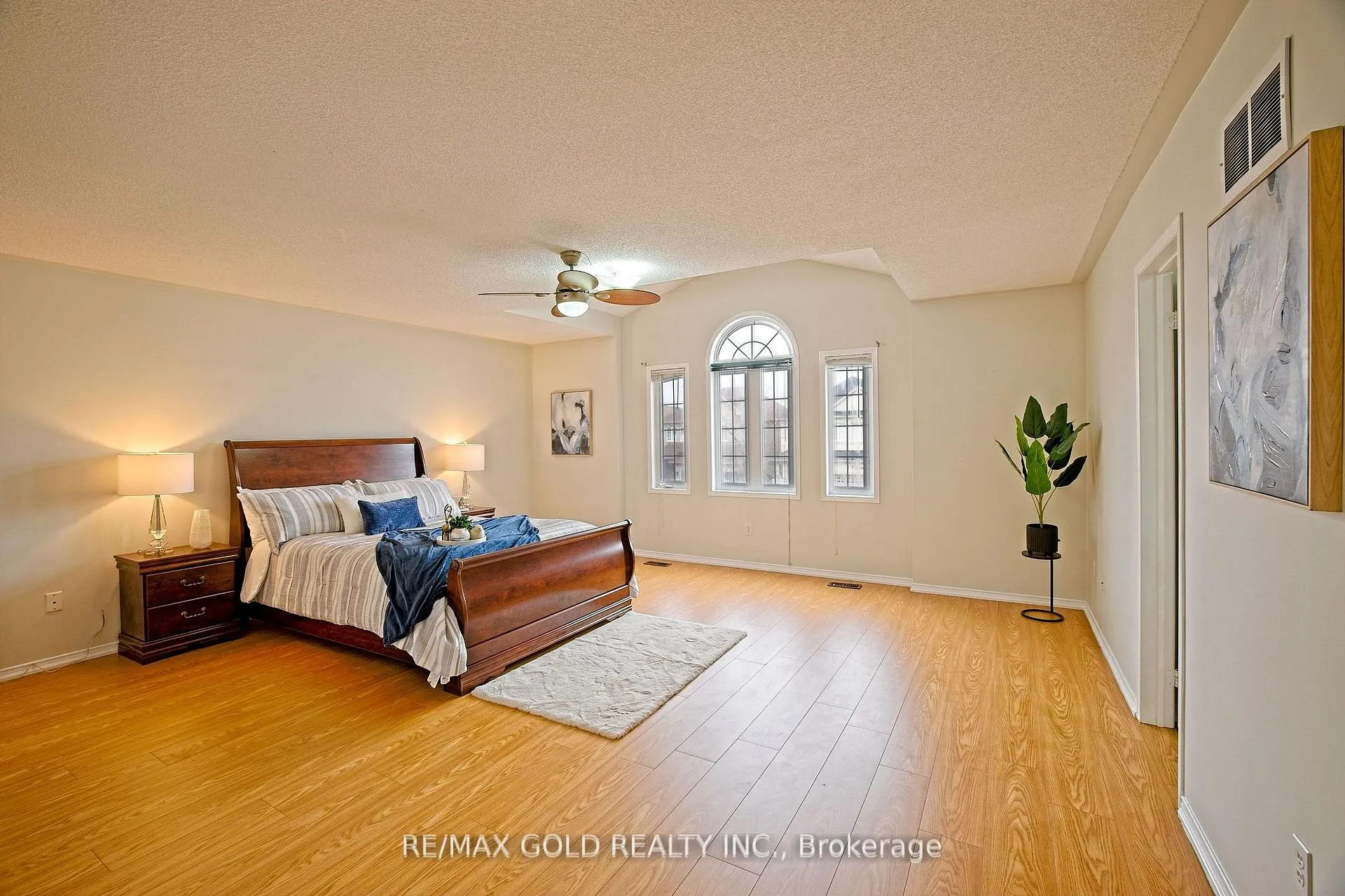 Photo 20 of 16 Cottontail Road, Brampton, Fletcher's Meadow — HOMEH