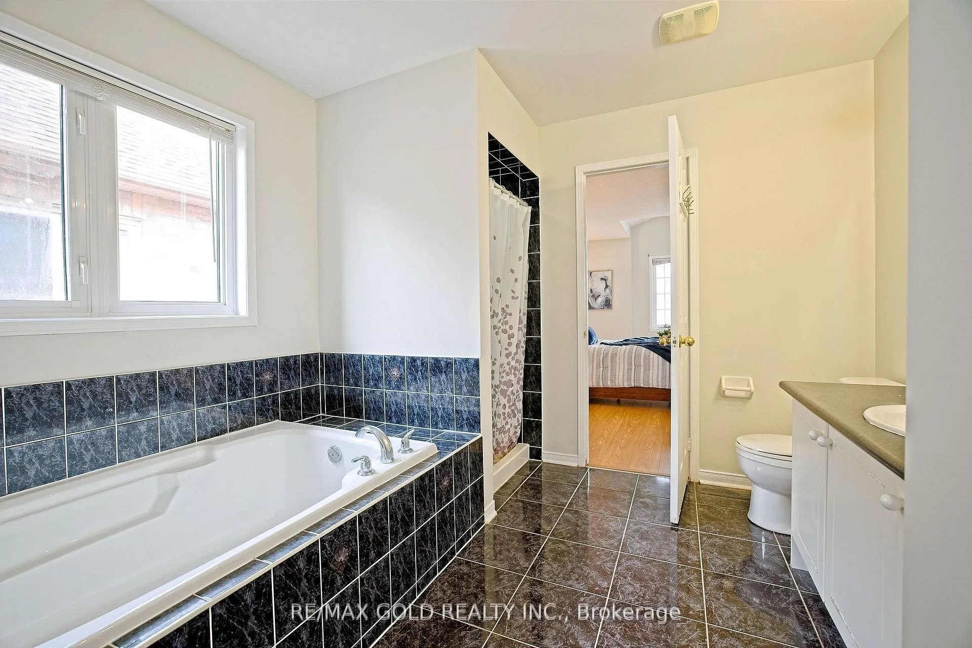 Photo 21 of 16 Cottontail Road, Brampton, Fletcher's Meadow — HOMEH