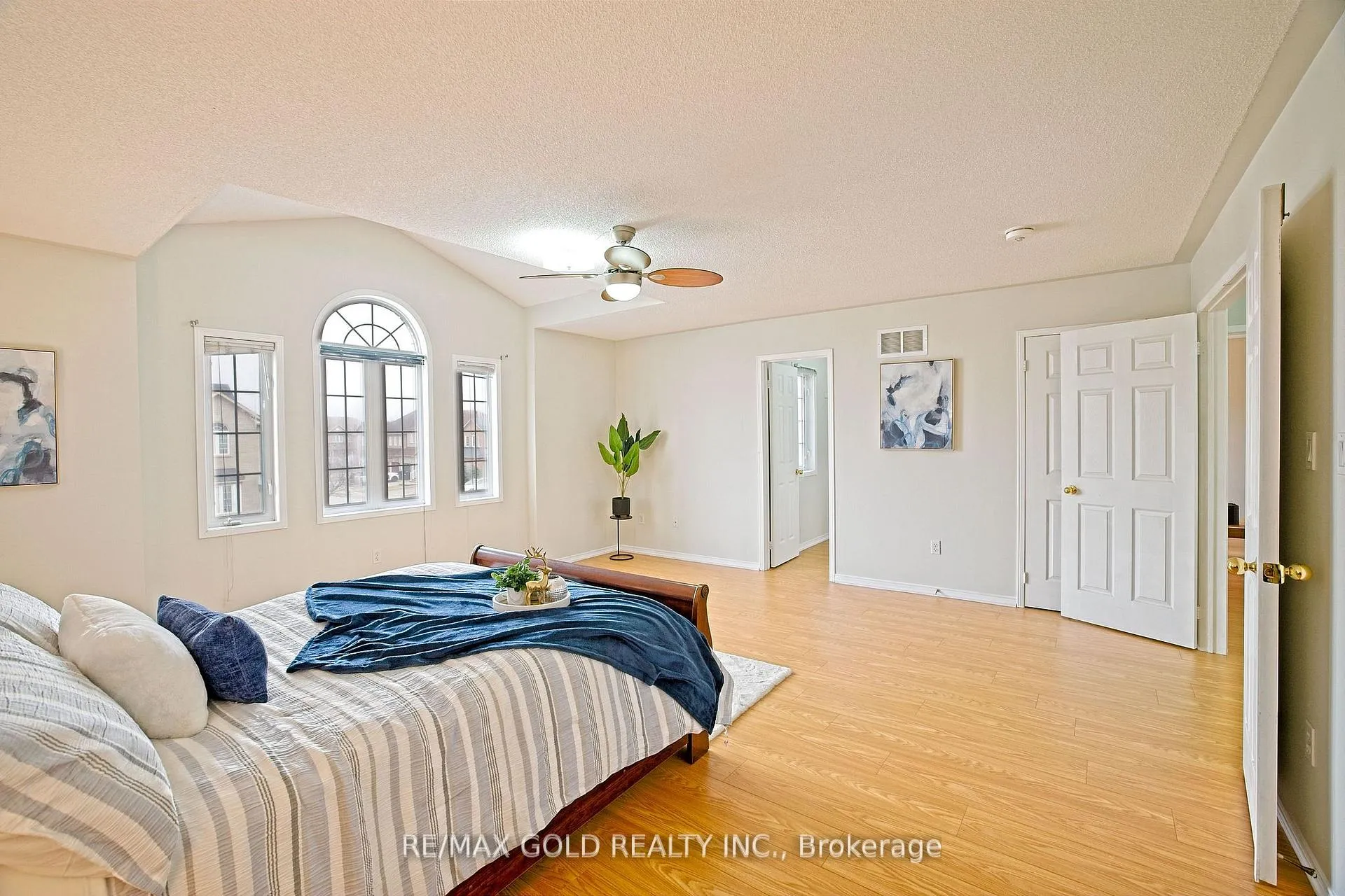 Photo 23 of 16 Cottontail Road, Brampton, Fletcher's Meadow — HOMEH