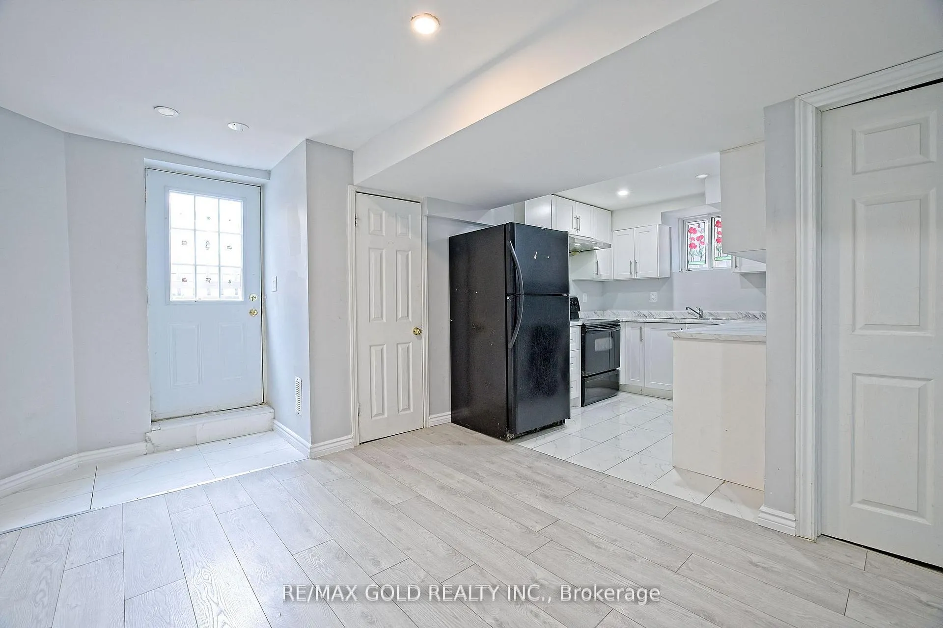 Photo 33 of 16 Cottontail Road, Brampton, Fletcher's Meadow — HOMEH