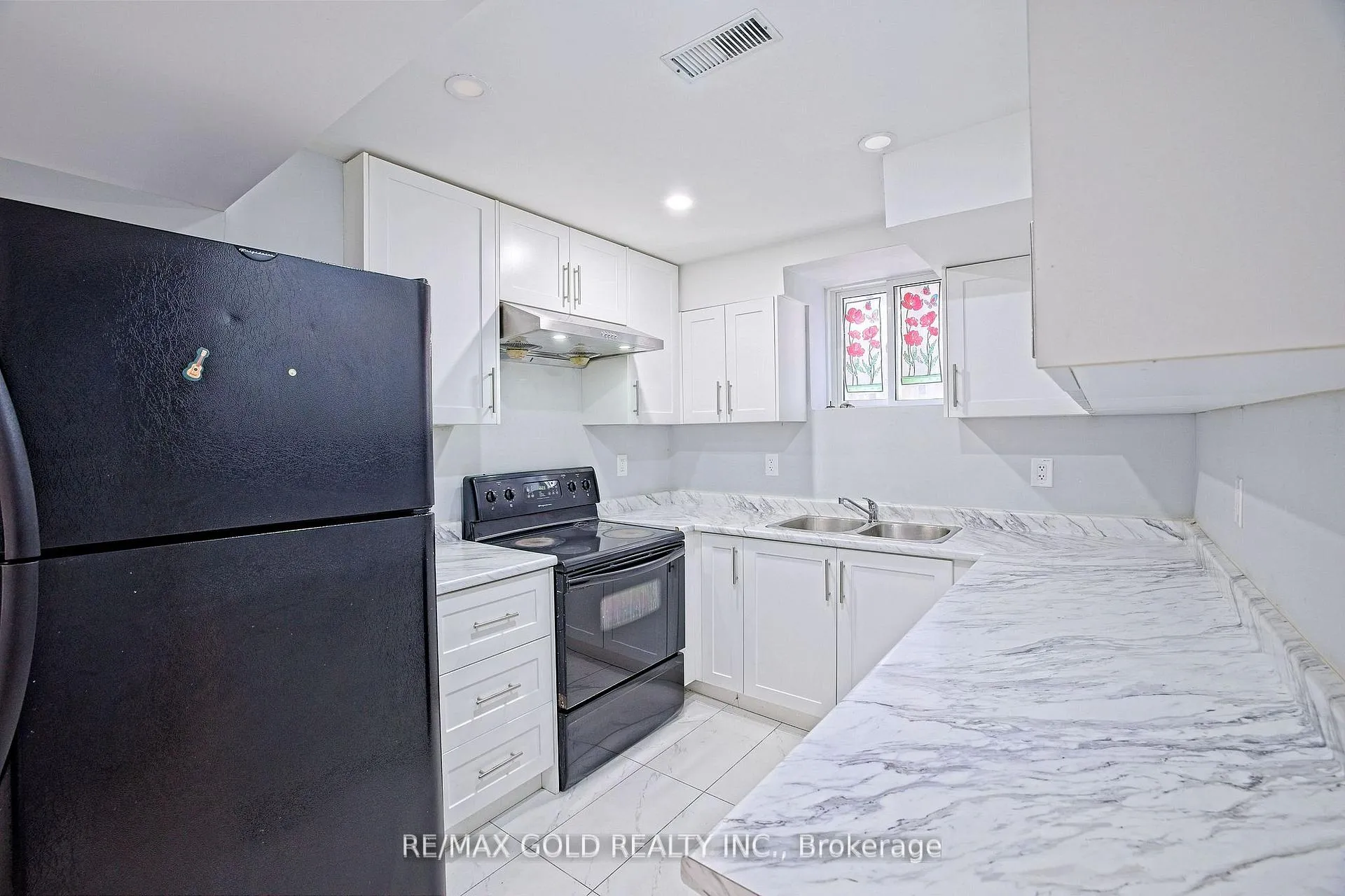 Photo 37 of 16 Cottontail Road, Brampton, Fletcher's Meadow — HOMEH