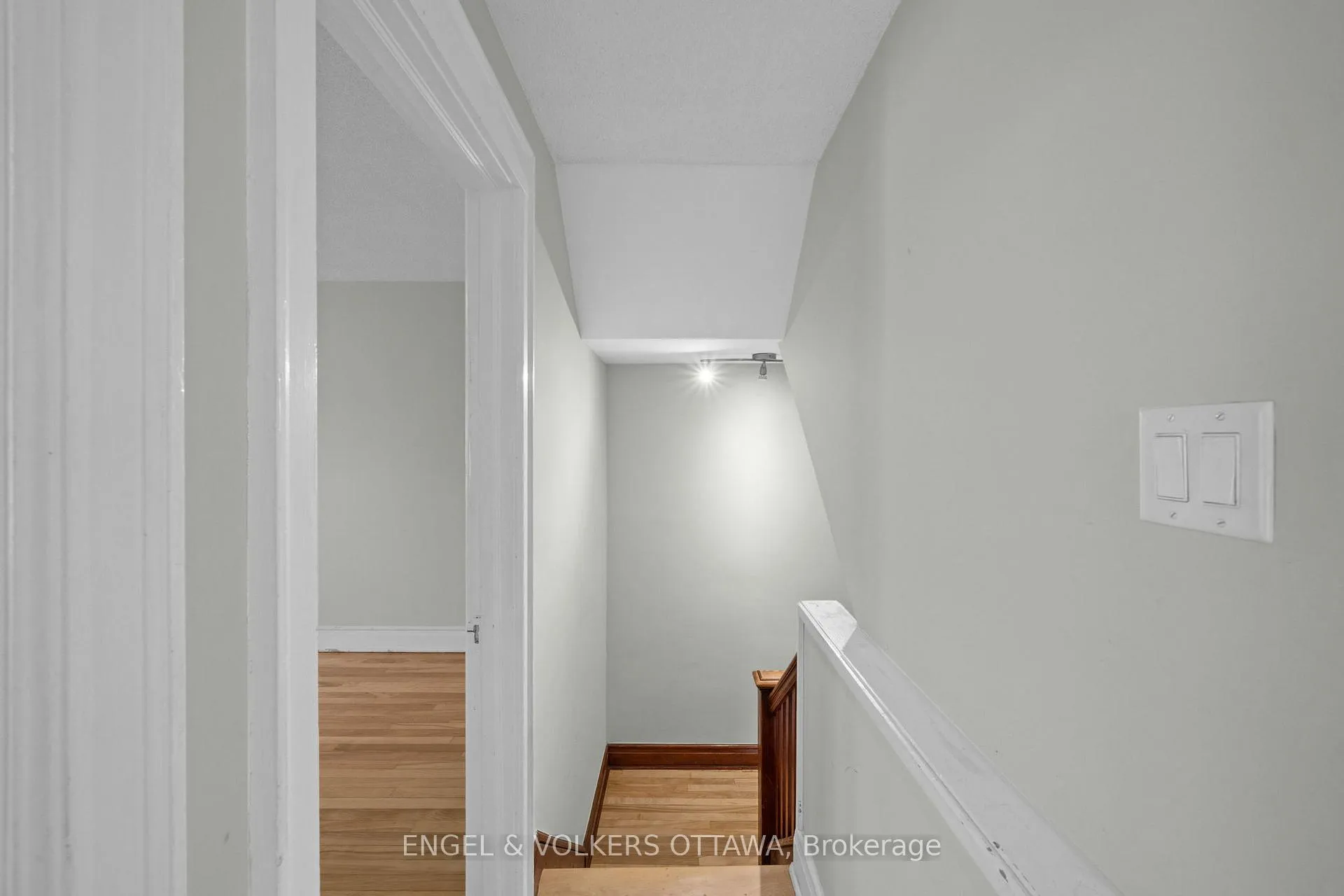 Photo 17 of 7 Inglewood Place, Ottawa, Civic Hospital — HOMEH