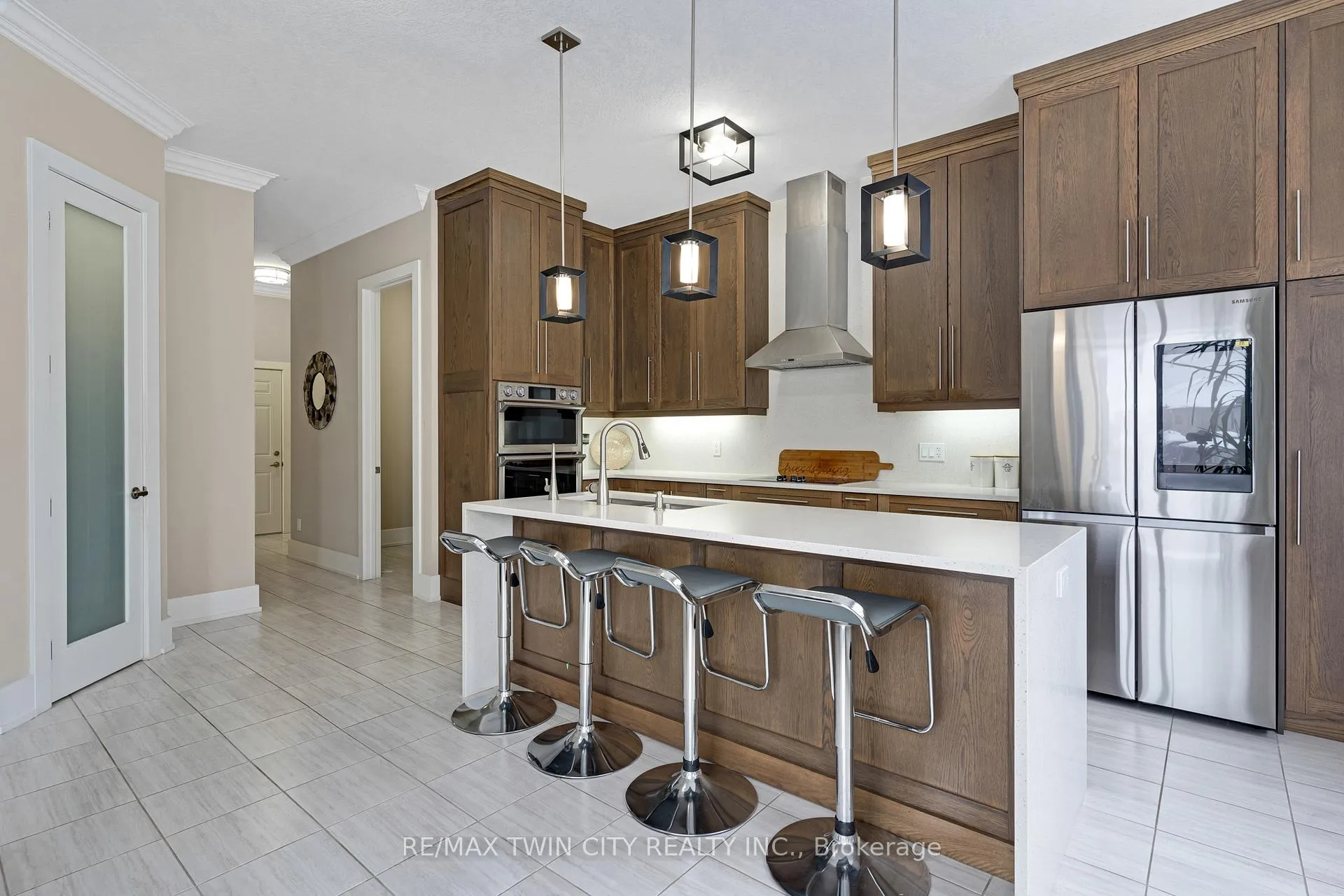Photo 14 of 900 Pondcliffe Drive, Kitchener — HOMEH