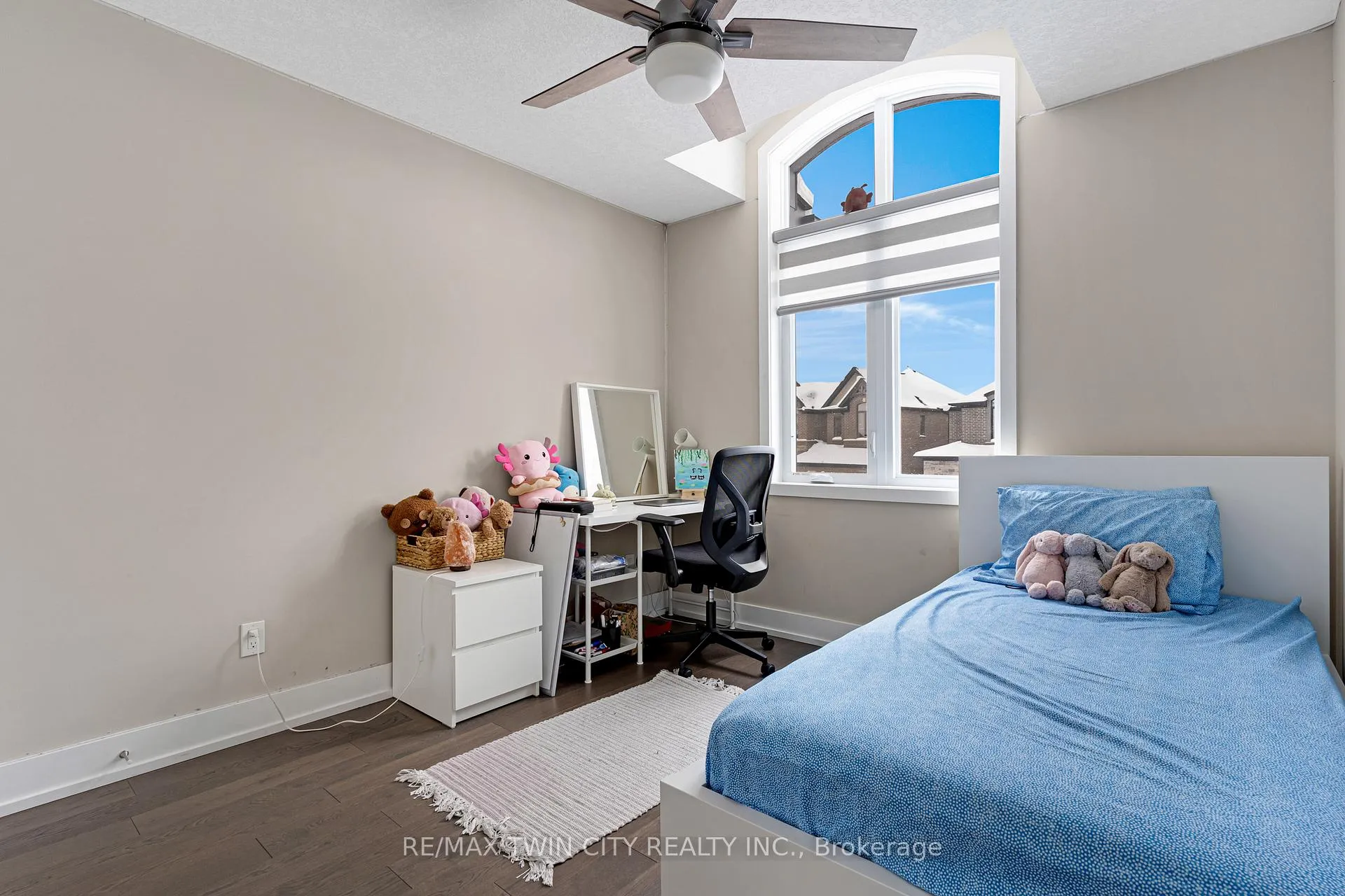Photo 20 of 900 Pondcliffe Drive, Kitchener — HOMEH