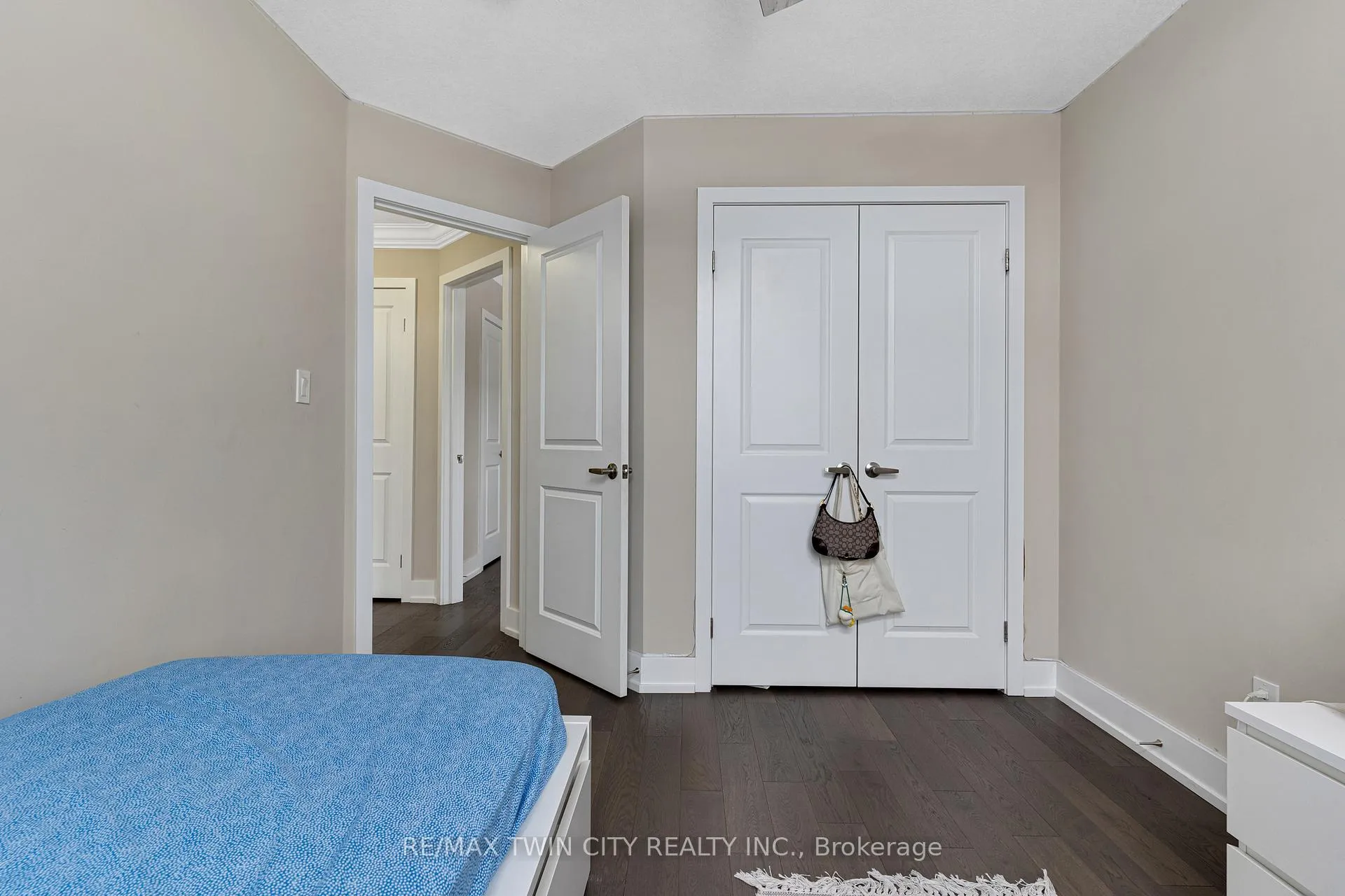 Photo 21 of 900 Pondcliffe Drive, Kitchener — HOMEH