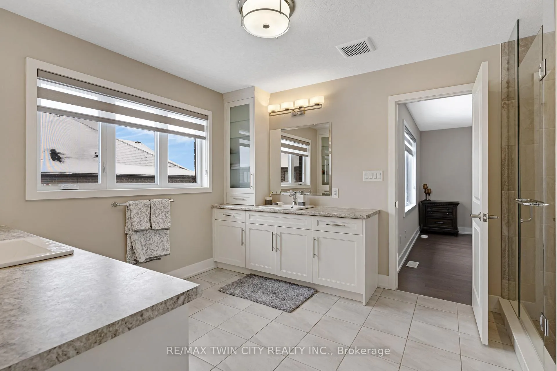 Photo 34 of 900 Pondcliffe Drive, Kitchener — HOMEH