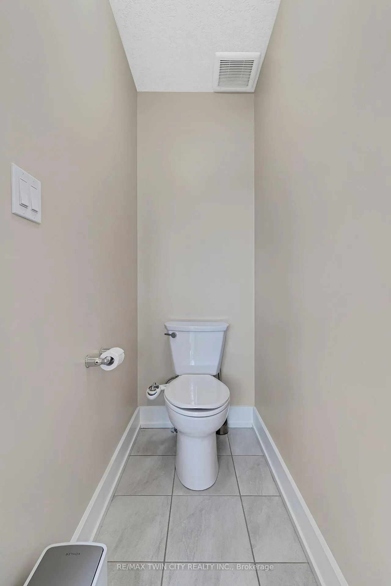 Photo 36 of 900 Pondcliffe Drive, Kitchener — HOMEH
