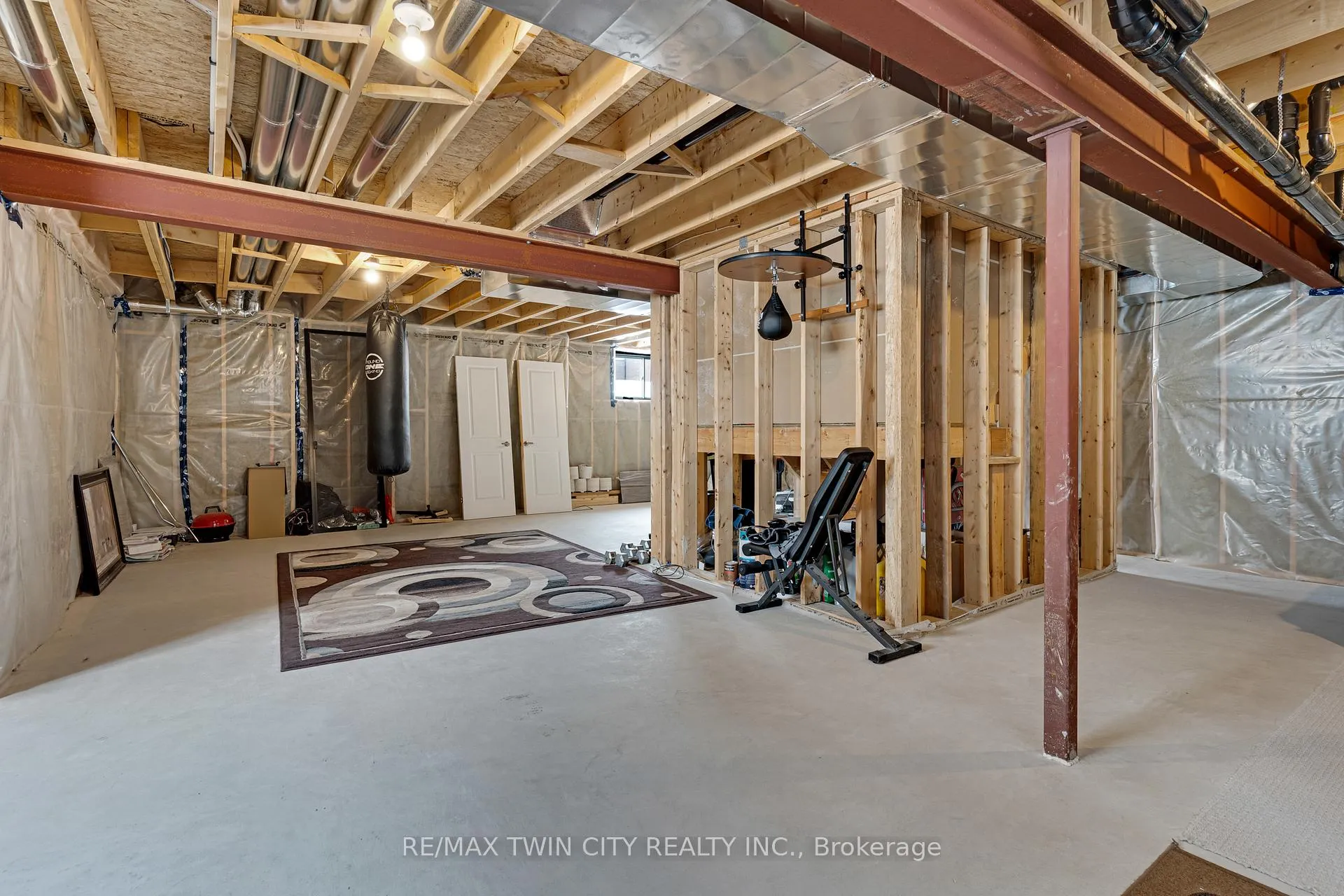 Photo 39 of 900 Pondcliffe Drive, Kitchener — HOMEH