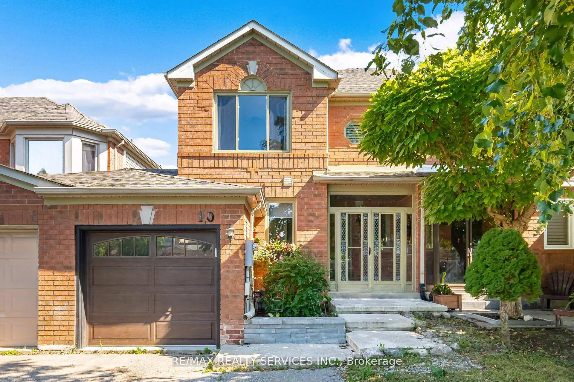 Front of 10 Deer Creek Place