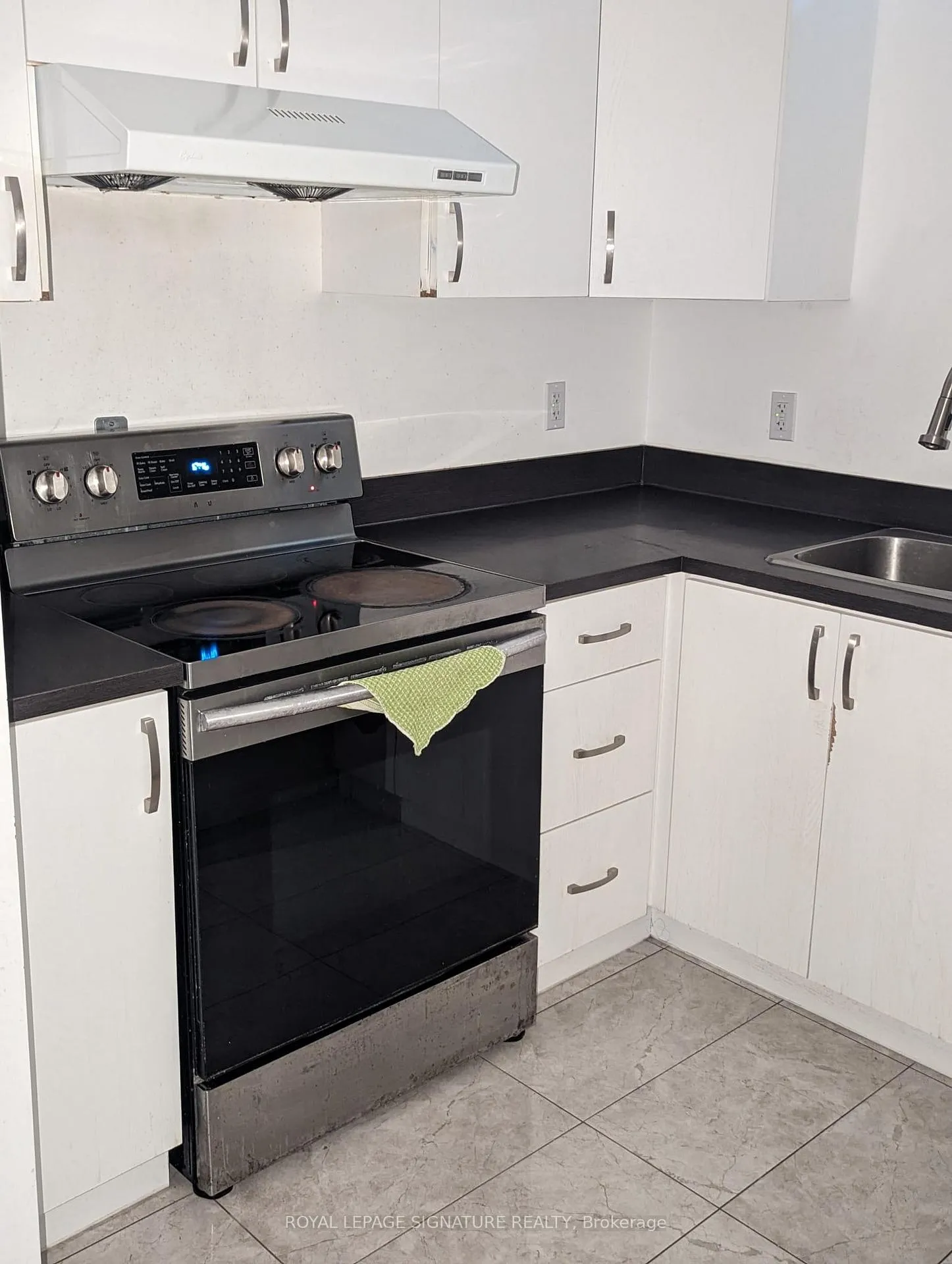 Photo 2 of Unit Bsmt, 24 Spencer Drive, Brampton, Fletcher's Meadow — HOMEH