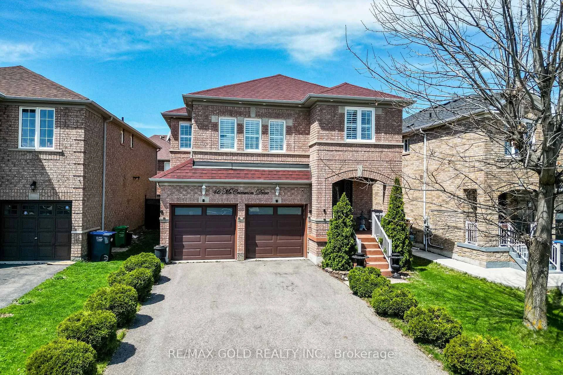 Photo 2 of 46 Mccrimmon Drive, Brampton, Fletcher's Meadow — HOMEH