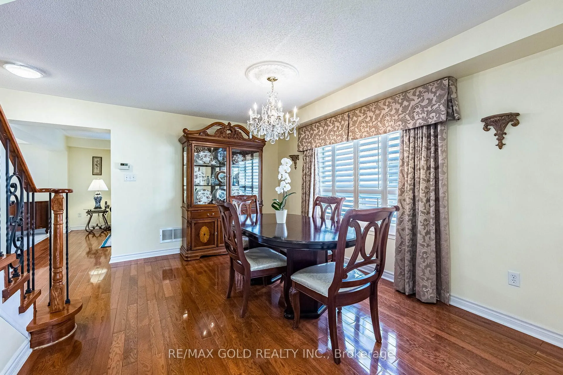 Photo 5 of 46 Mccrimmon Drive, Brampton, Fletcher's Meadow — HOMEH