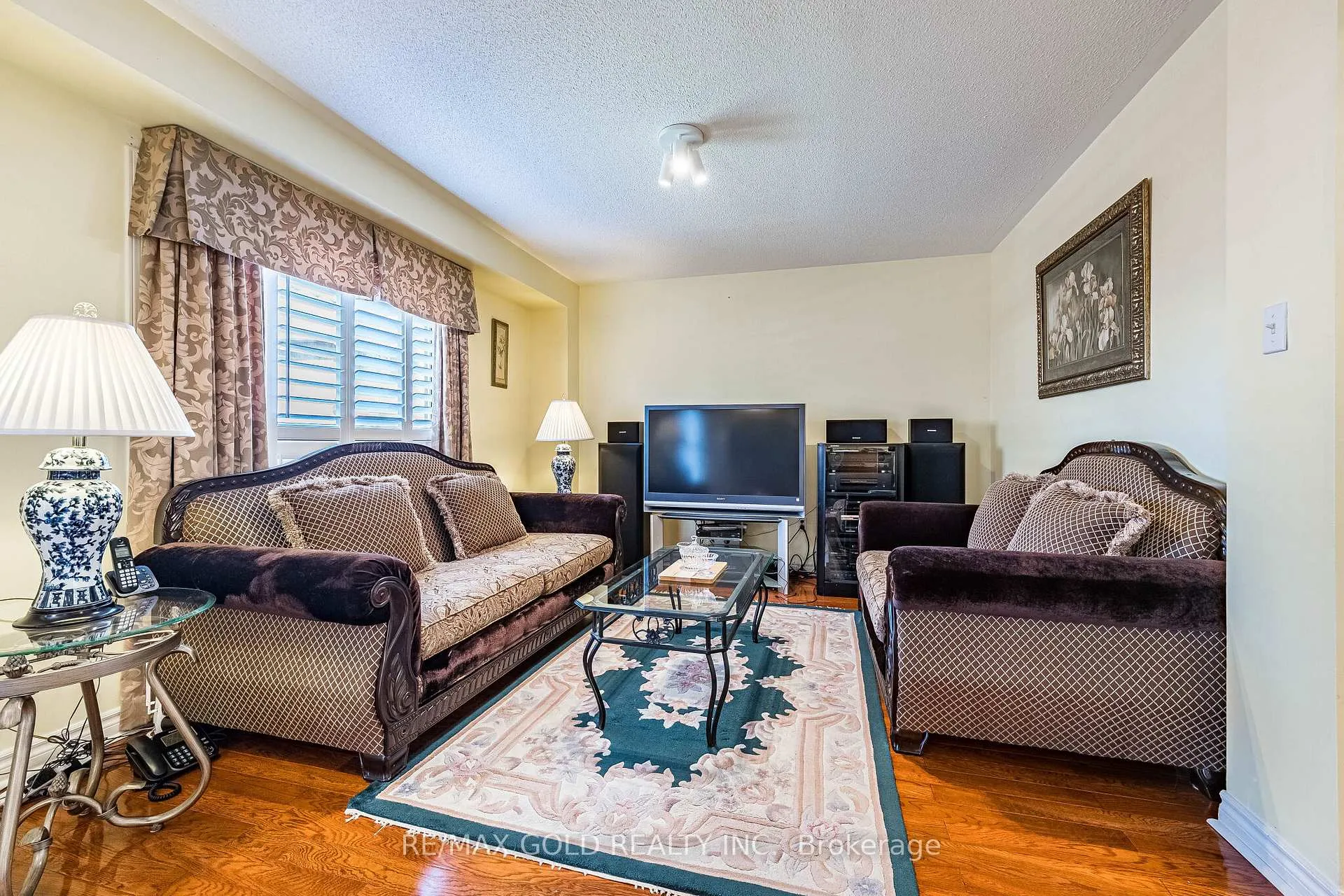 Photo 8 of 46 Mccrimmon Drive, Brampton, Fletcher's Meadow — HOMEH