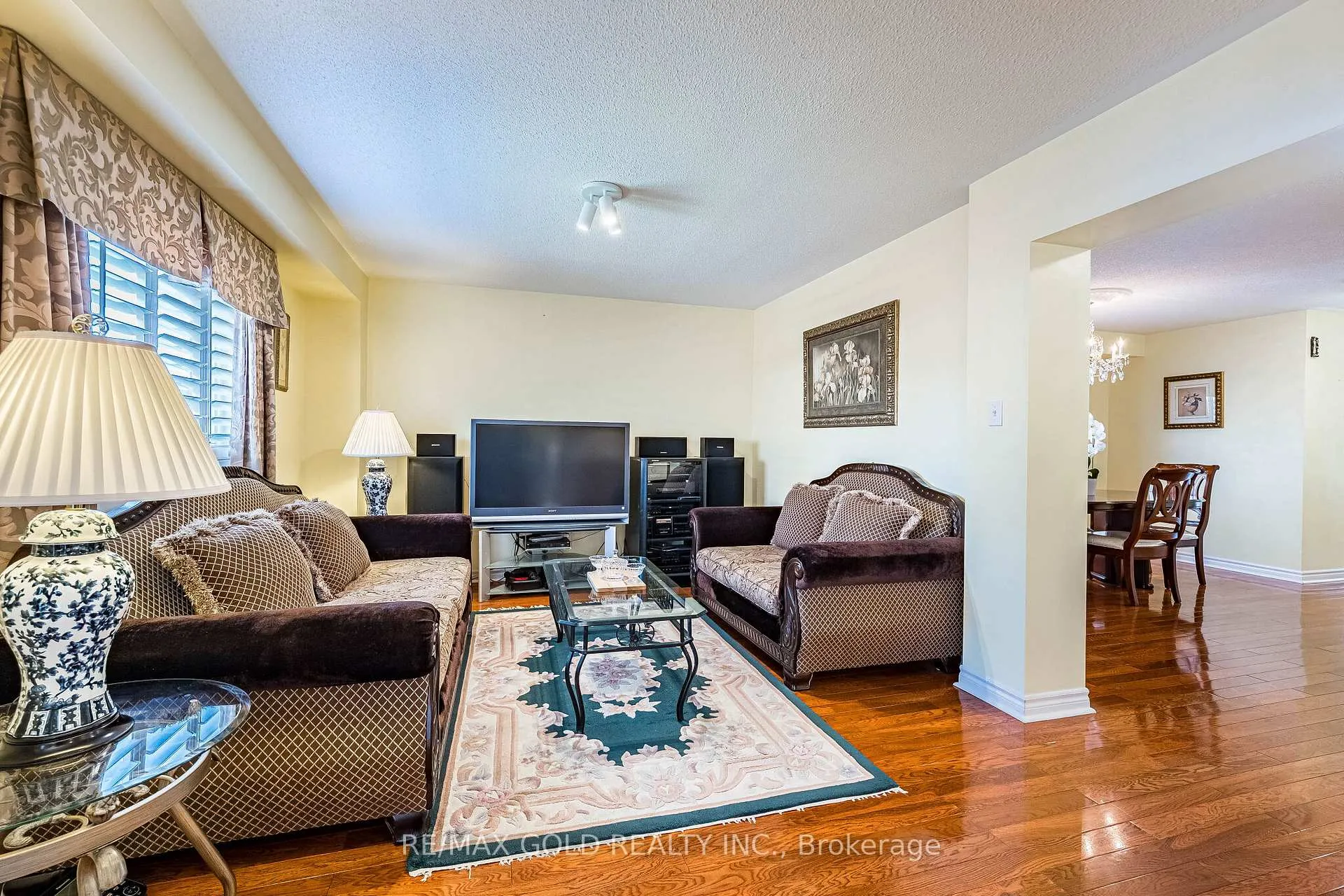Photo 10 of 46 Mccrimmon Drive, Brampton, Fletcher's Meadow — HOMEH