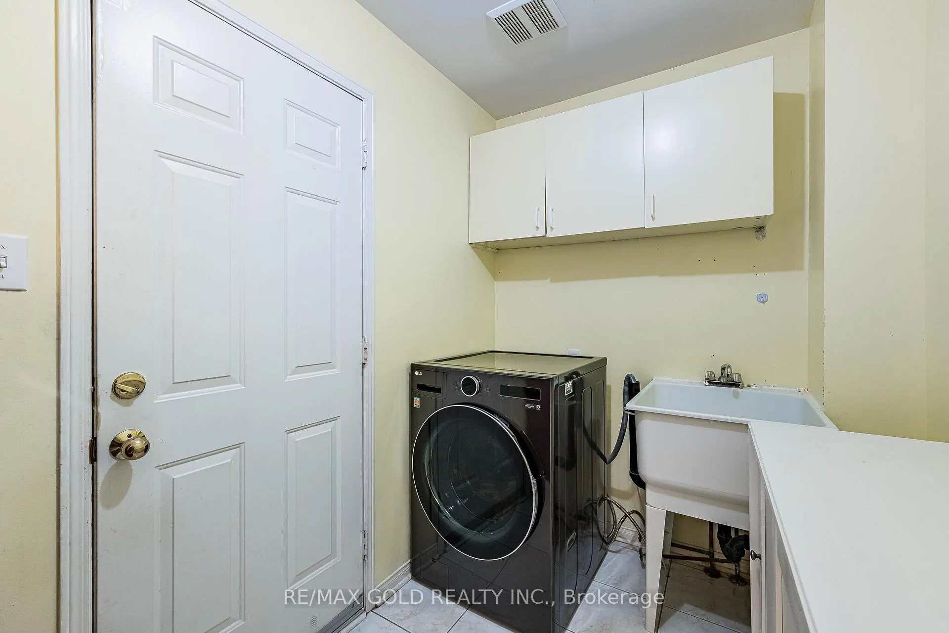 Photo 18 of 46 Mccrimmon Drive, Brampton, Fletcher's Meadow — HOMEH