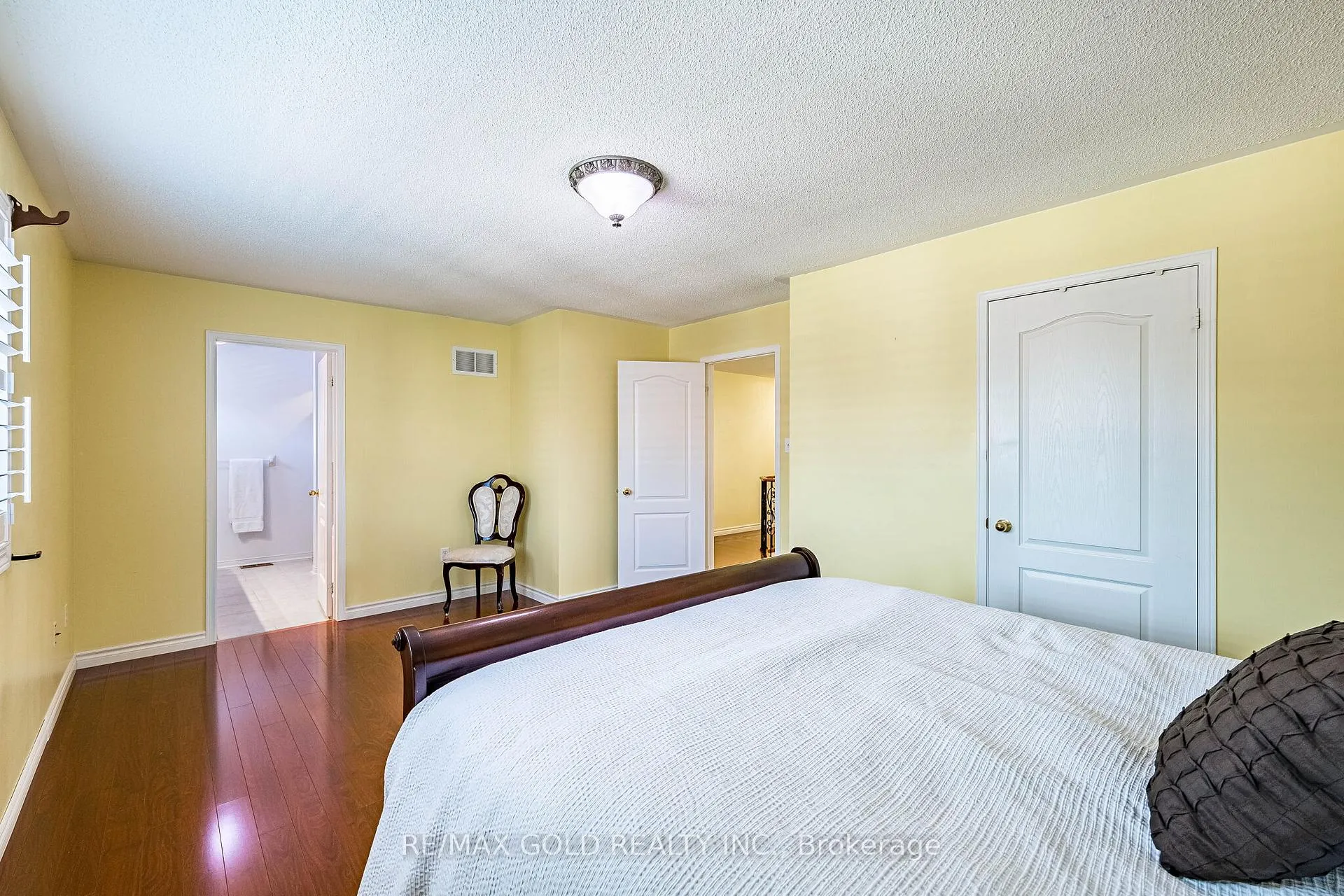 Photo 21 of 46 Mccrimmon Drive, Brampton, Fletcher's Meadow — HOMEH