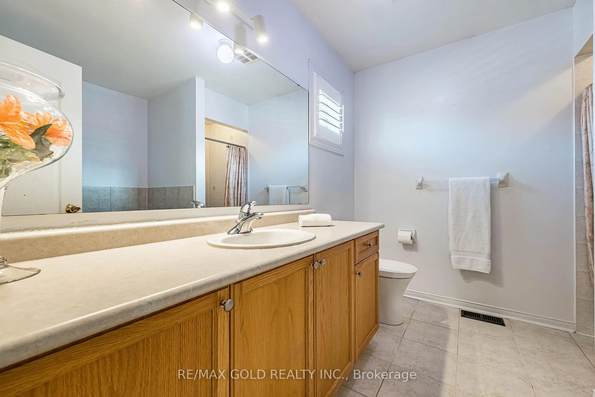 Photo 22 of 46 Mccrimmon Drive, Brampton, Fletcher's Meadow — HOMEH