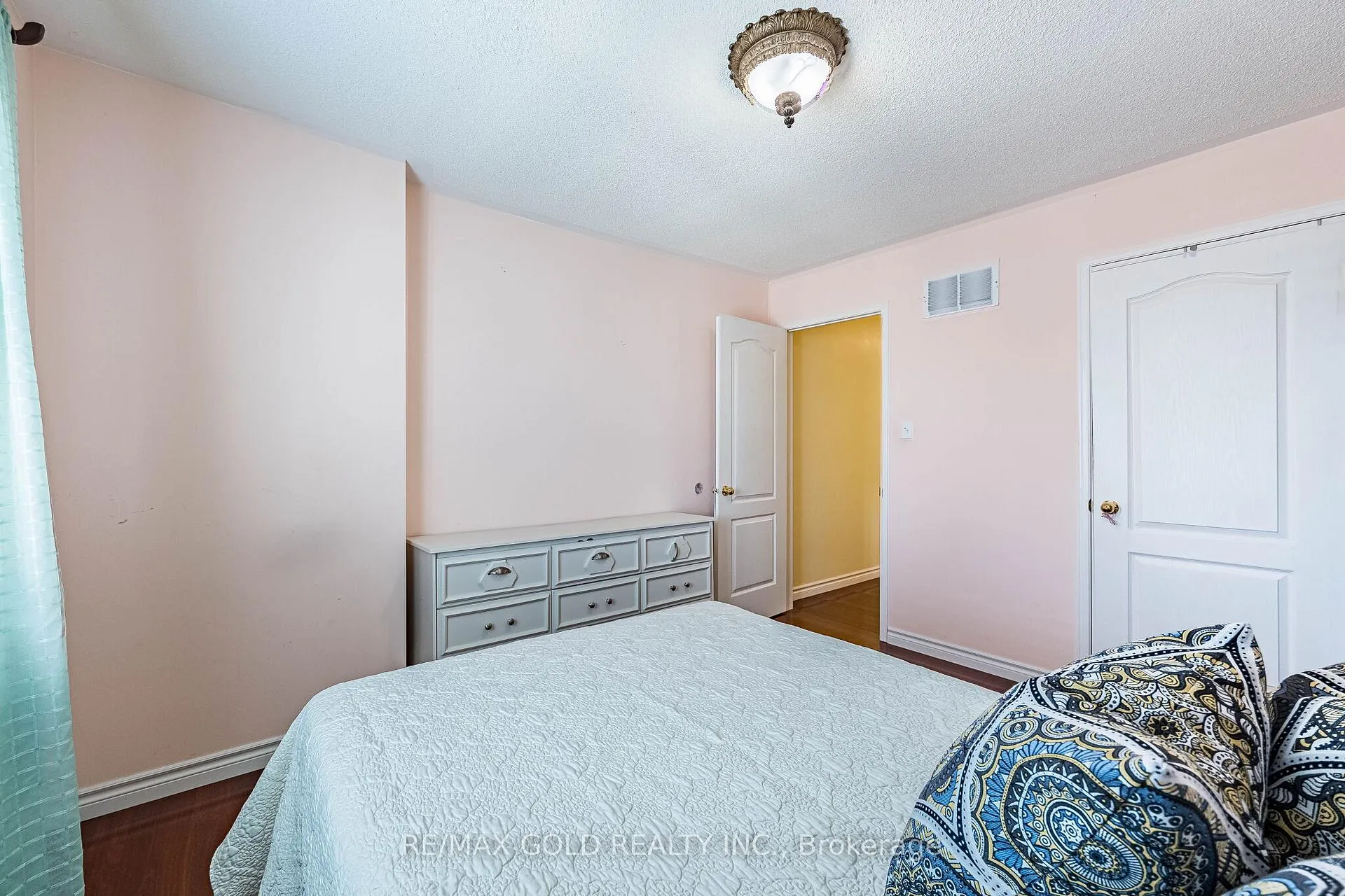 Photo 26 of 46 Mccrimmon Drive, Brampton, Fletcher's Meadow — HOMEH