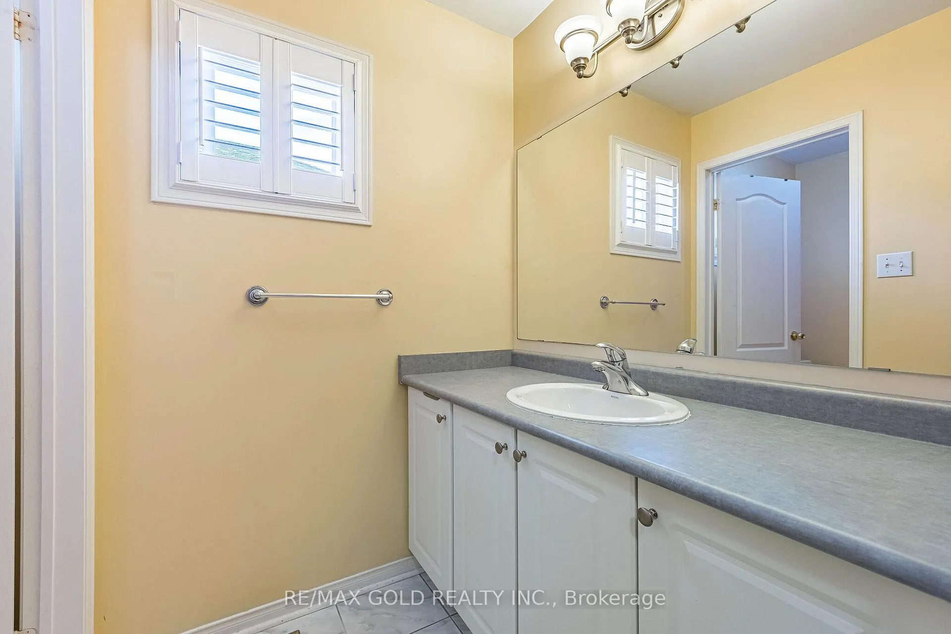 Photo 27 of 46 Mccrimmon Drive, Brampton, Fletcher's Meadow — HOMEH