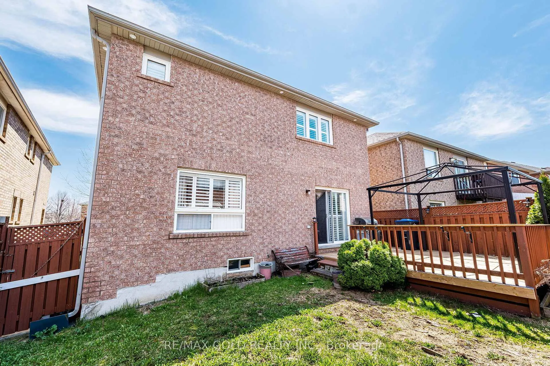 Photo 32 of 46 Mccrimmon Drive, Brampton, Fletcher's Meadow — HOMEH
