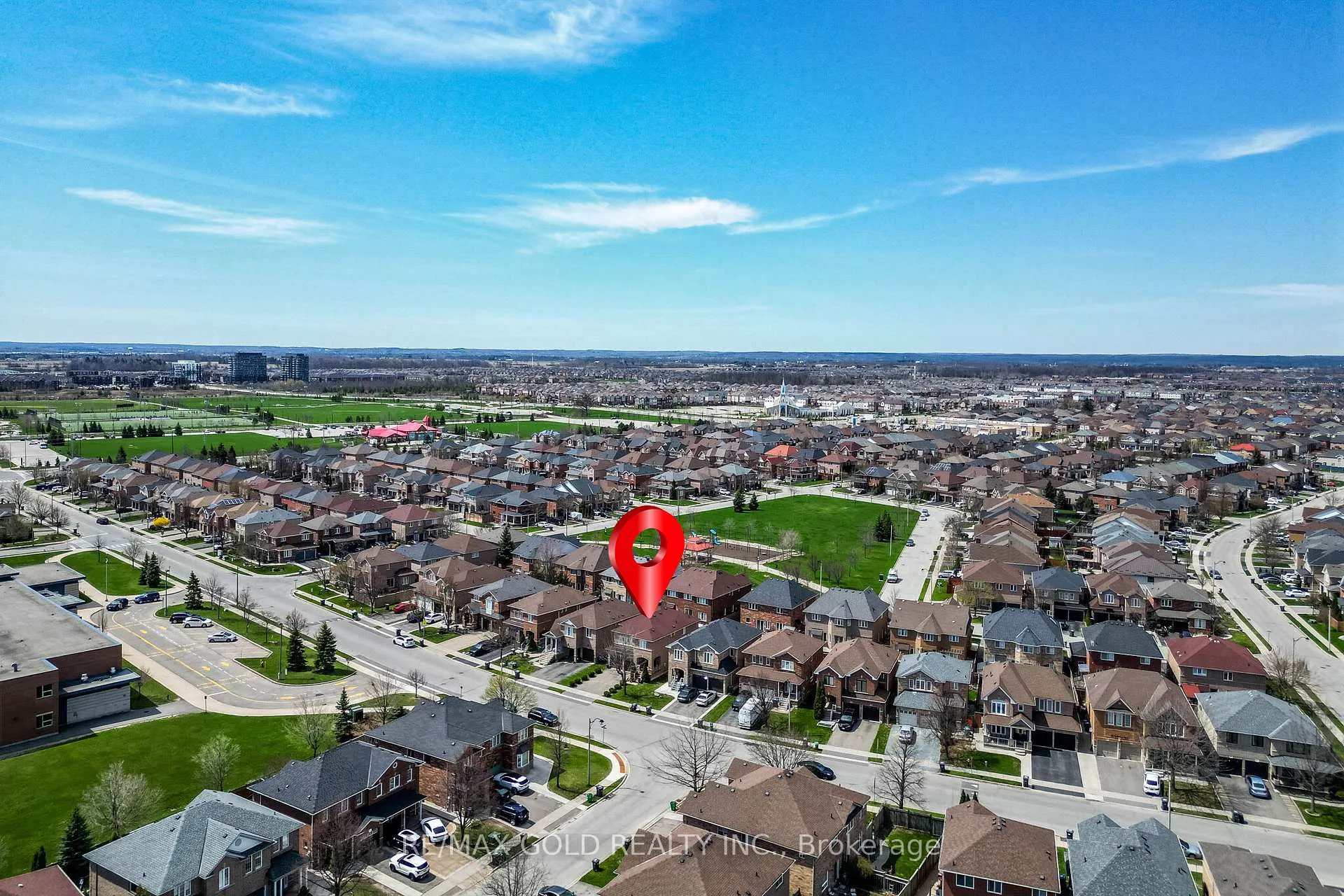 Photo 33 of 46 Mccrimmon Drive, Brampton, Fletcher's Meadow — HOMEH