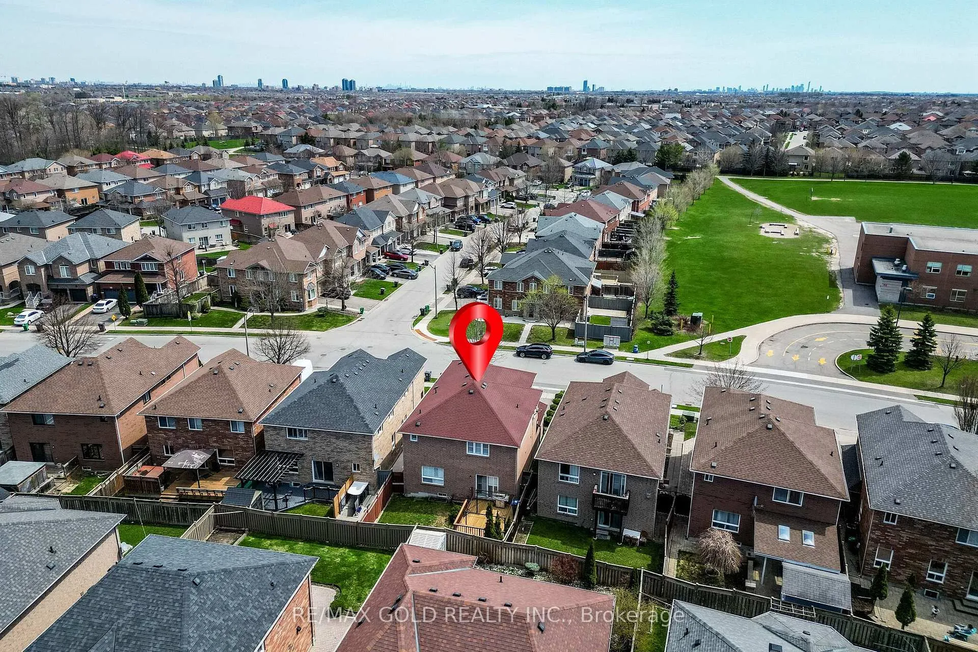 Photo 34 of 46 Mccrimmon Drive, Brampton, Fletcher's Meadow — HOMEH