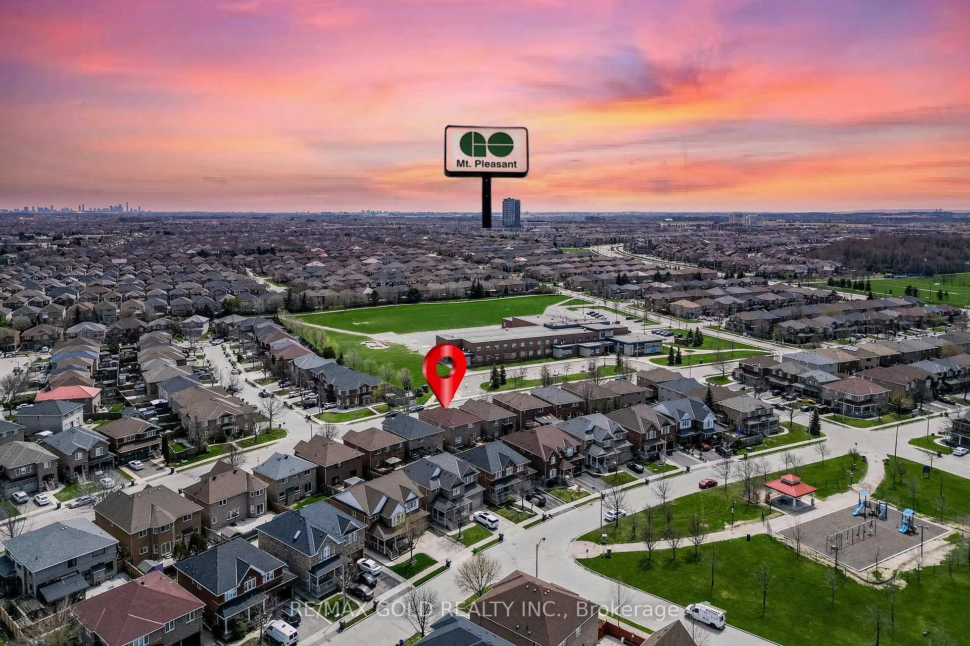 Photo 36 of 46 Mccrimmon Drive, Brampton, Fletcher's Meadow — HOMEH