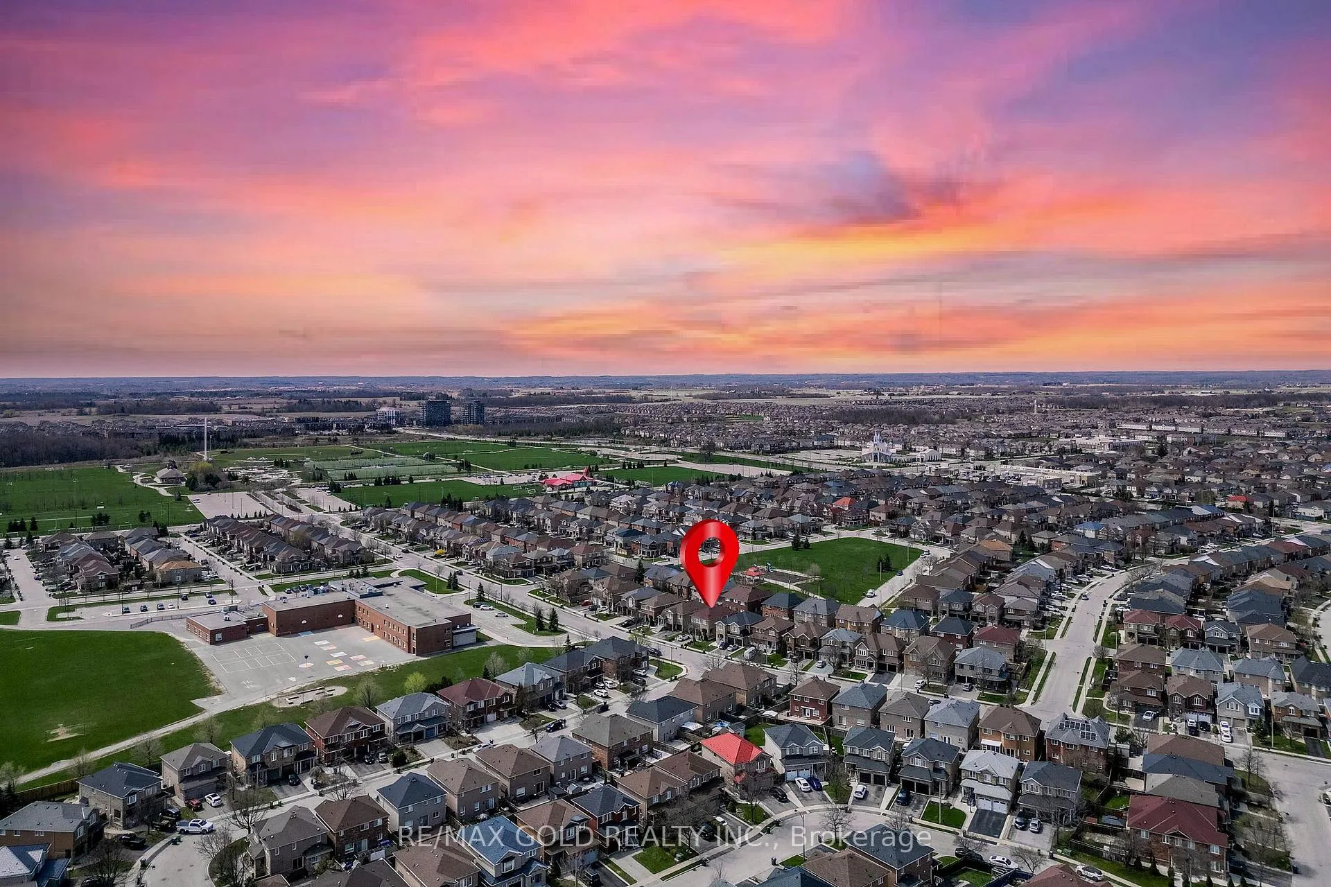 Photo 37 of 46 Mccrimmon Drive, Brampton, Fletcher's Meadow — HOMEH
